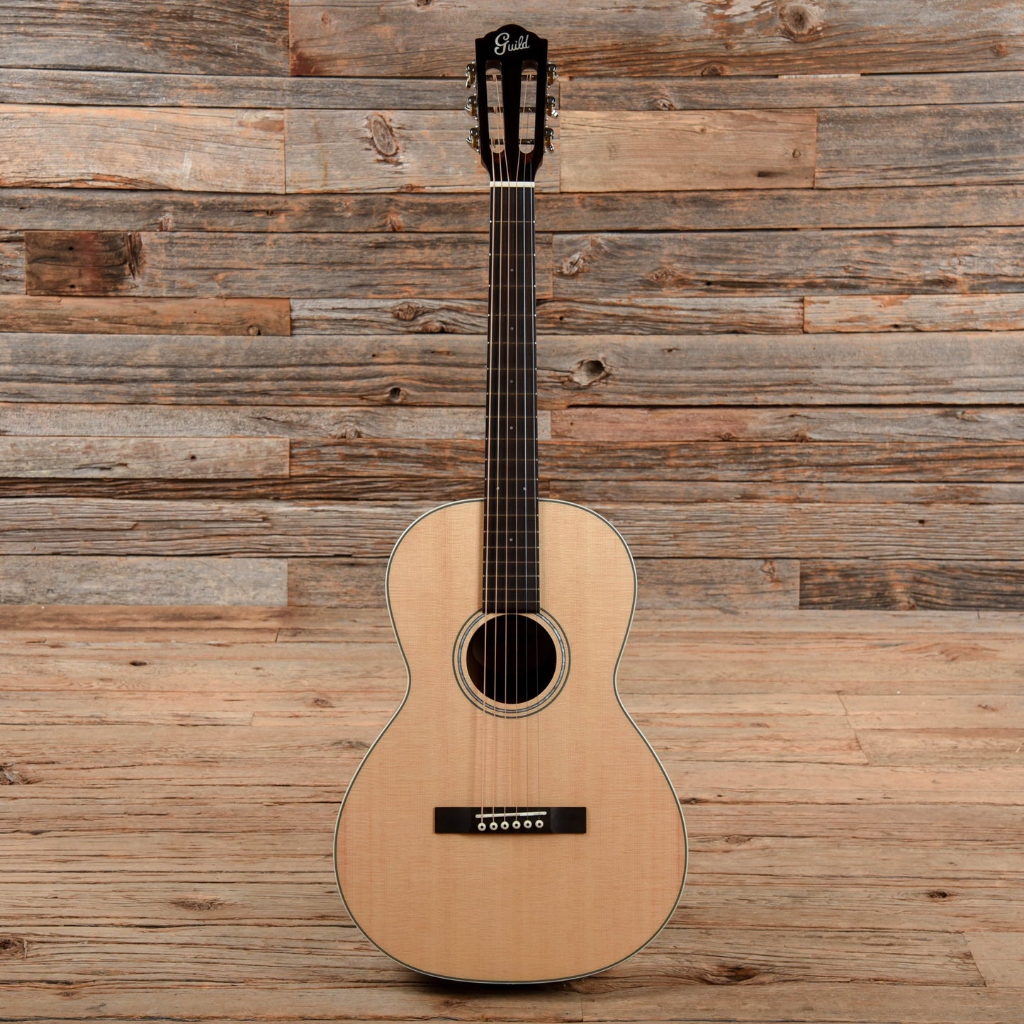 Guild Westerly P-240 Memoir 12-Fret Parlor Natural Natural Acoustic Guitars / Parlor