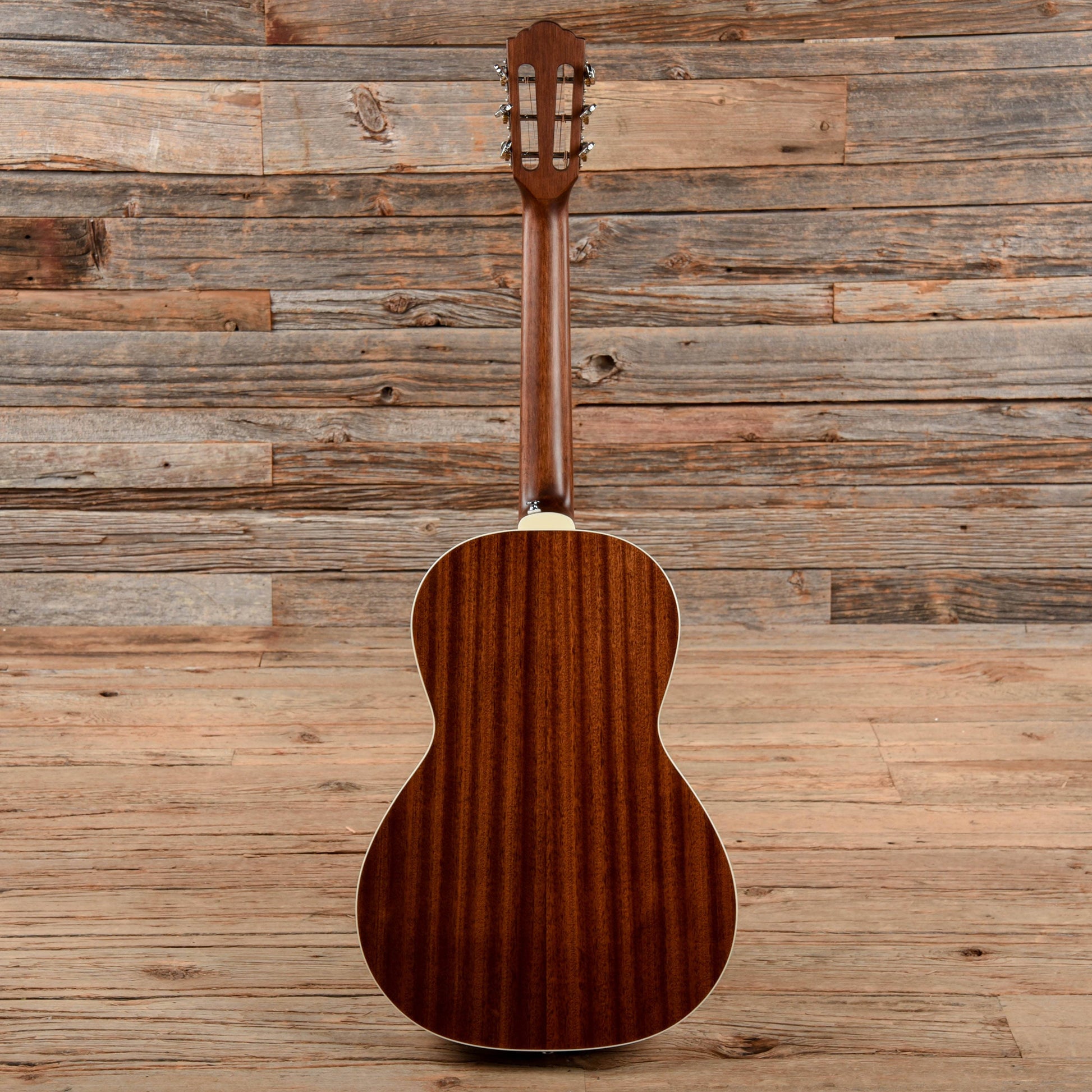 Guild Westerly P-240 Memoir 12-Fret Parlor Natural Natural Acoustic Guitars / Parlor