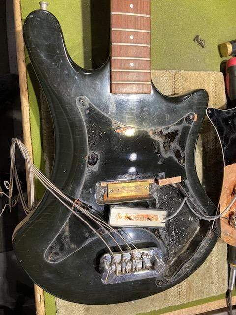 Guild B-301 Bass Black 1974 Bass Guitars / 4-String