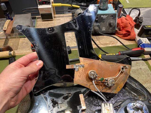 Guild B-301 Bass Black 1974 Bass Guitars / 4-String