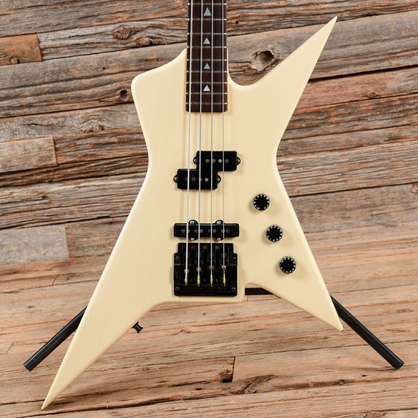 Guild SB 608 Bass White 1984 Bass Guitars / 4-String