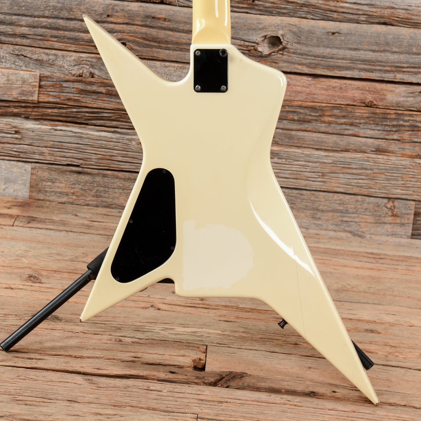 Guild SB 608 Bass White 1984 Bass Guitars / 4-String