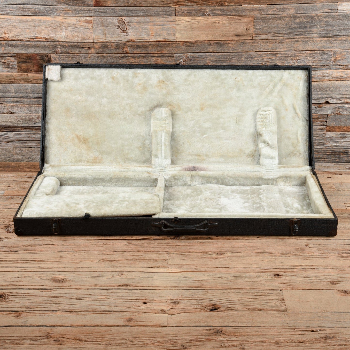 Guild SB 608 Bass White 1984 Bass Guitars / 4-String