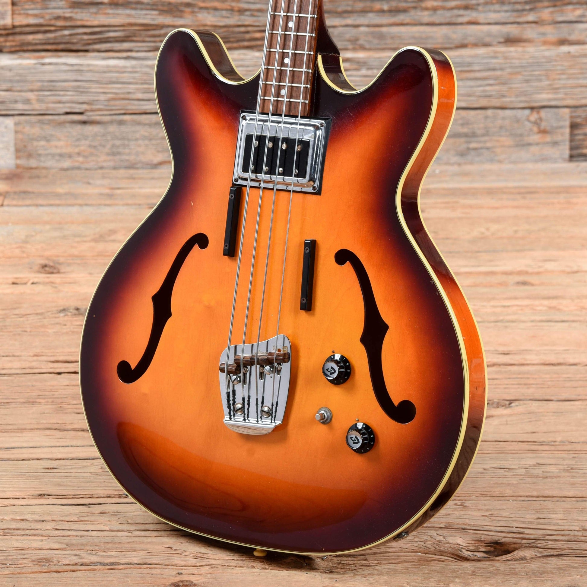 Guild Starfire I Bass Sunburst 1968 Bass Guitars / Short Scale