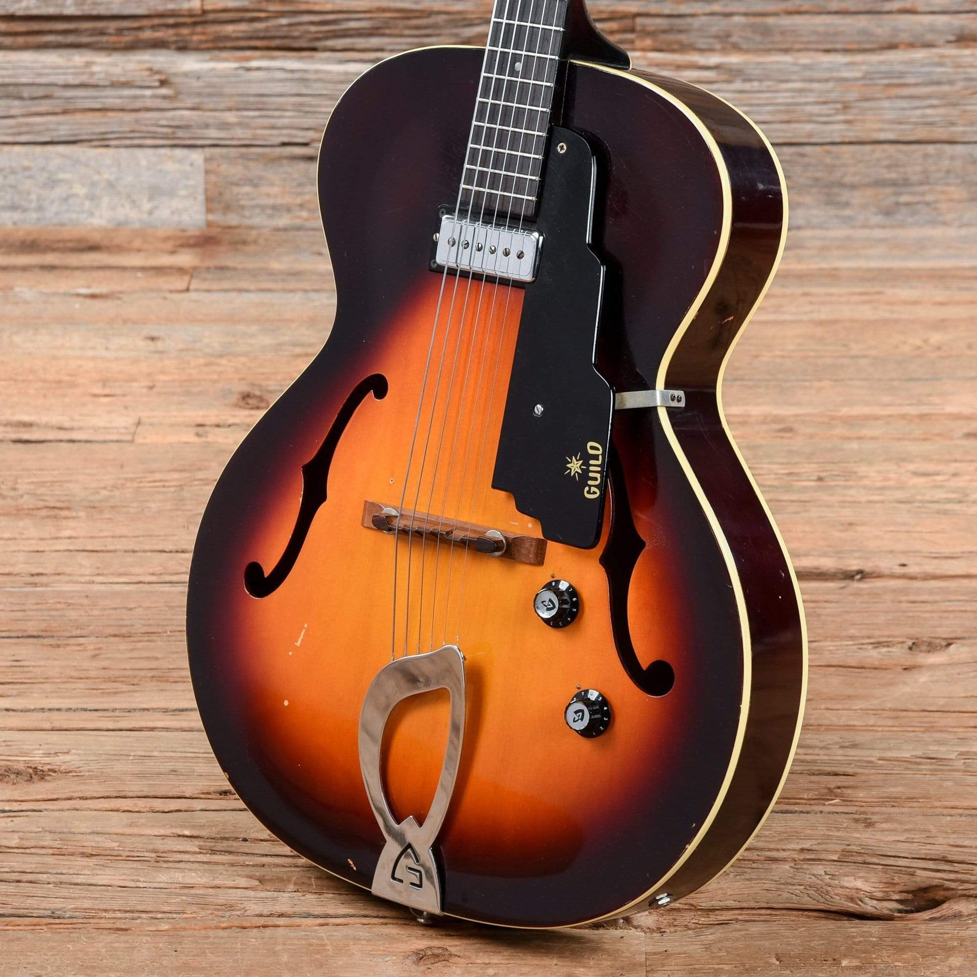 Guild Granada X-50 Sunburst 1965 Electric Guitars / Hollow Body