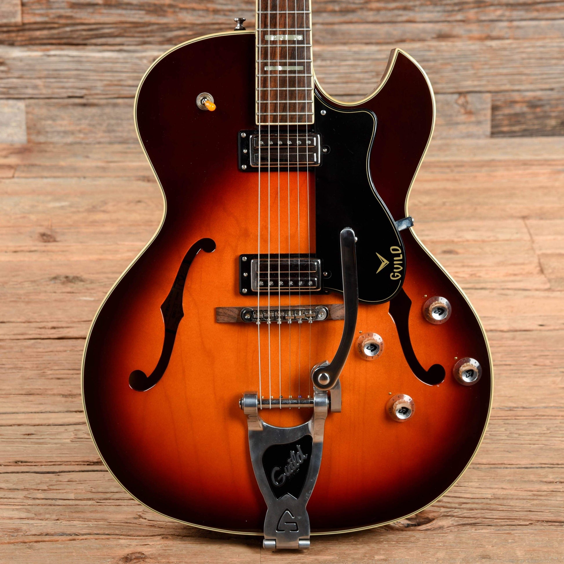 Guild Newark St. Collection CE-100D Sunburst 2014 Electric Guitars / Hollow Body