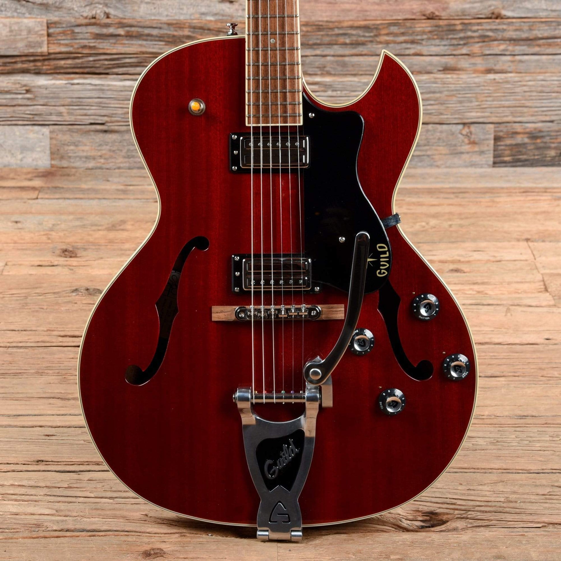Guild Starfire III Cherry 2014 Electric Guitars / Hollow Body