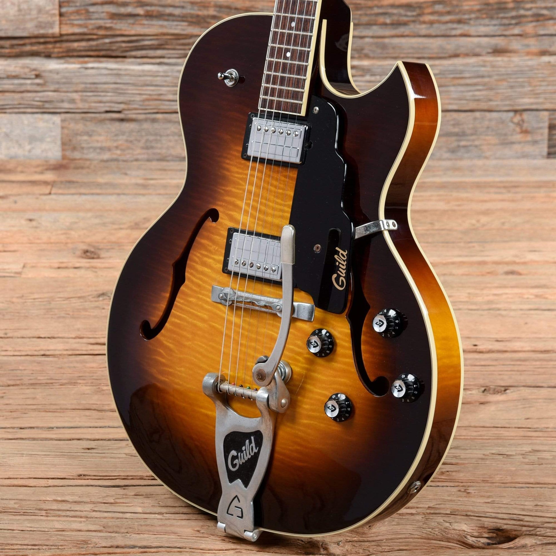 Guild USA Starfire III Sunburst 1997 Electric Guitars / Hollow Body