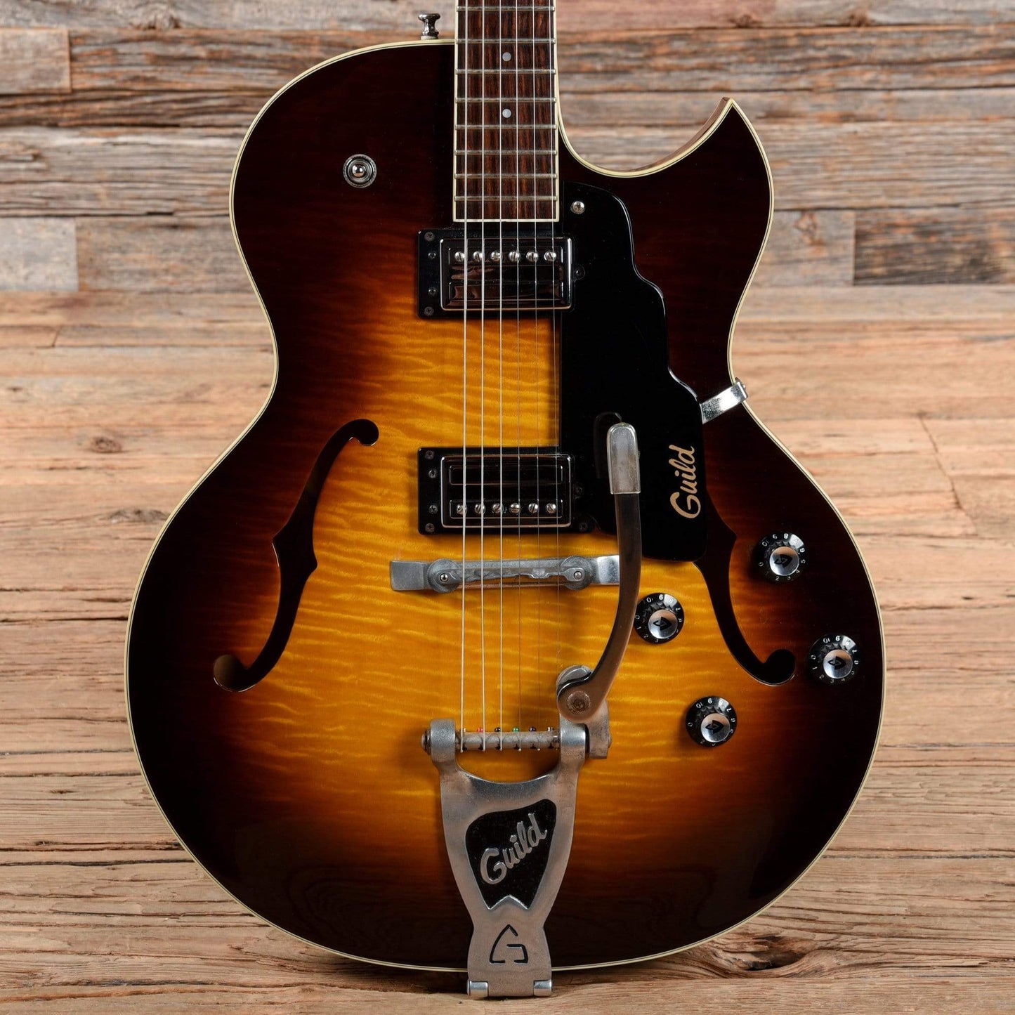 Guild USA Starfire III Sunburst 1997 Electric Guitars / Hollow Body
