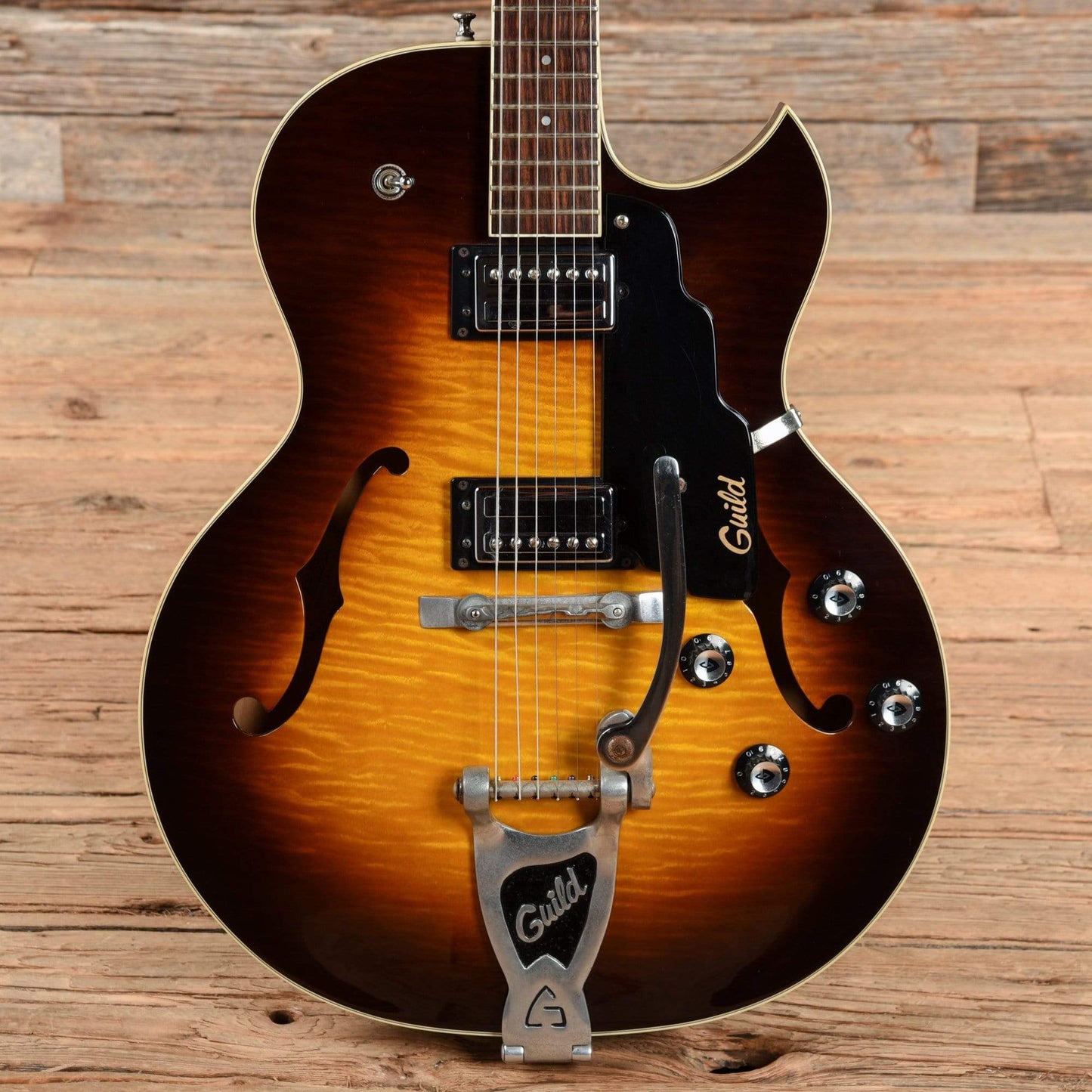 Guild USA Starfire III Sunburst 1997 Electric Guitars / Hollow Body