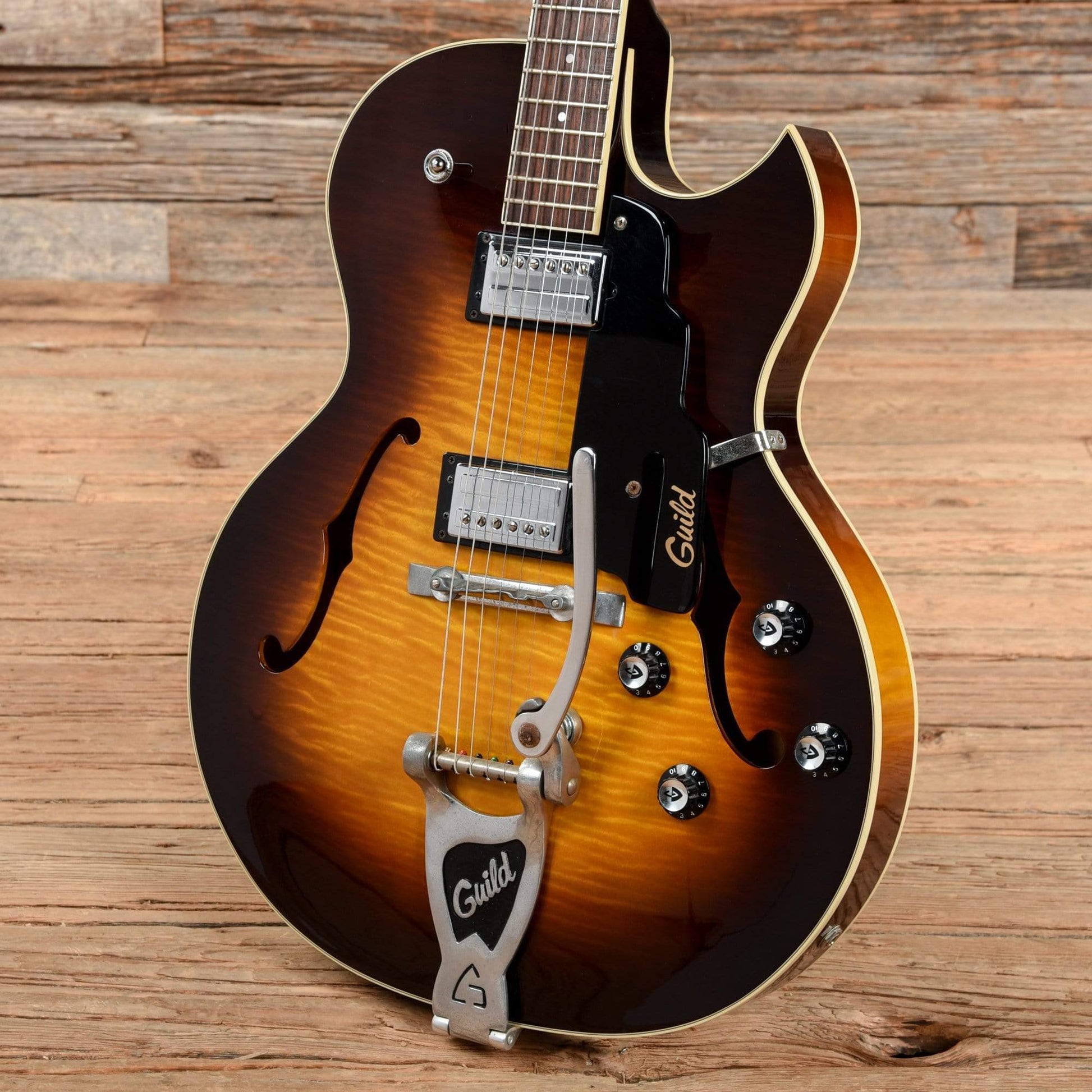 Guild USA Starfire III Sunburst 1997 Electric Guitars / Hollow Body