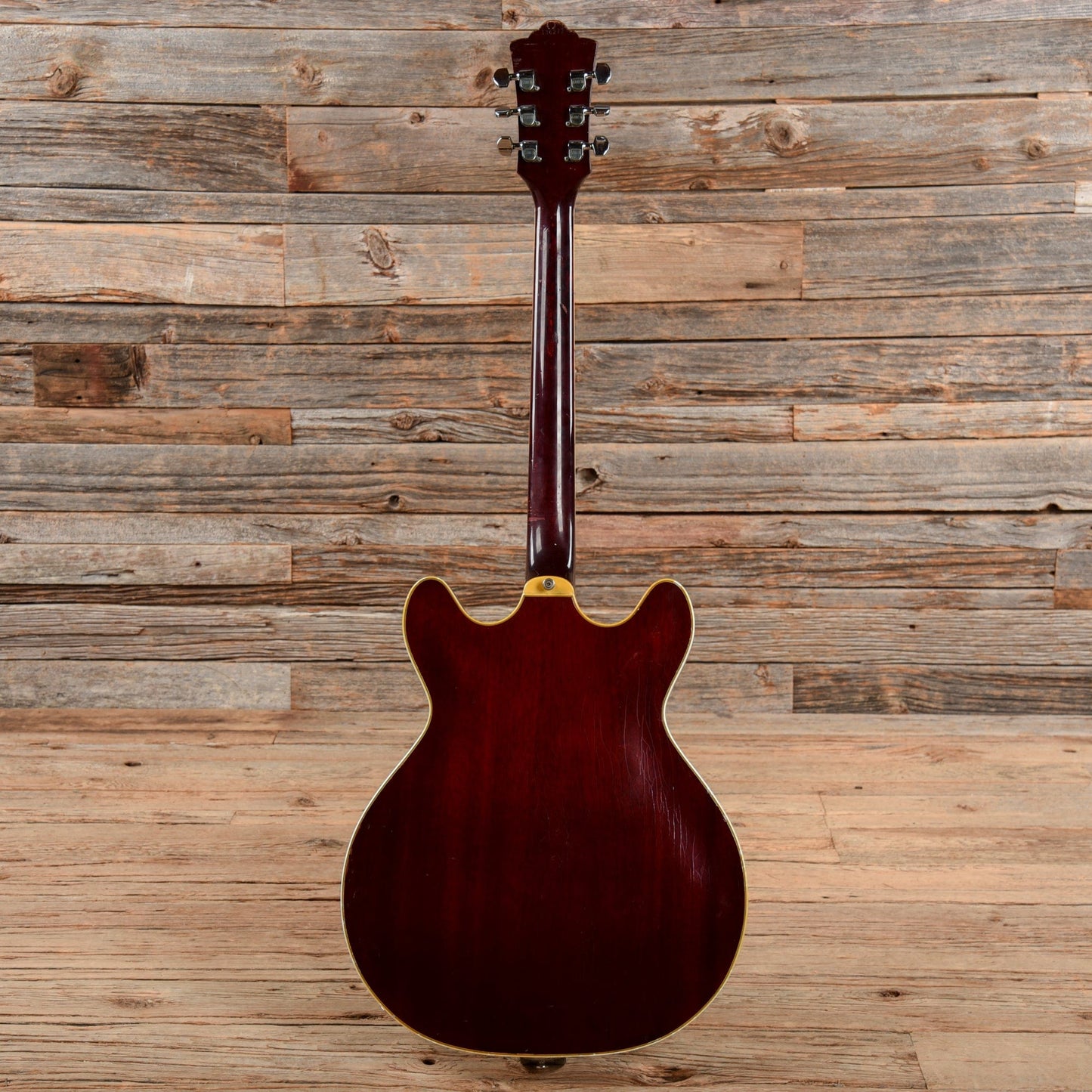 Guild Starfire IV Cherry 1976 Electric Guitars / Semi-Hollow