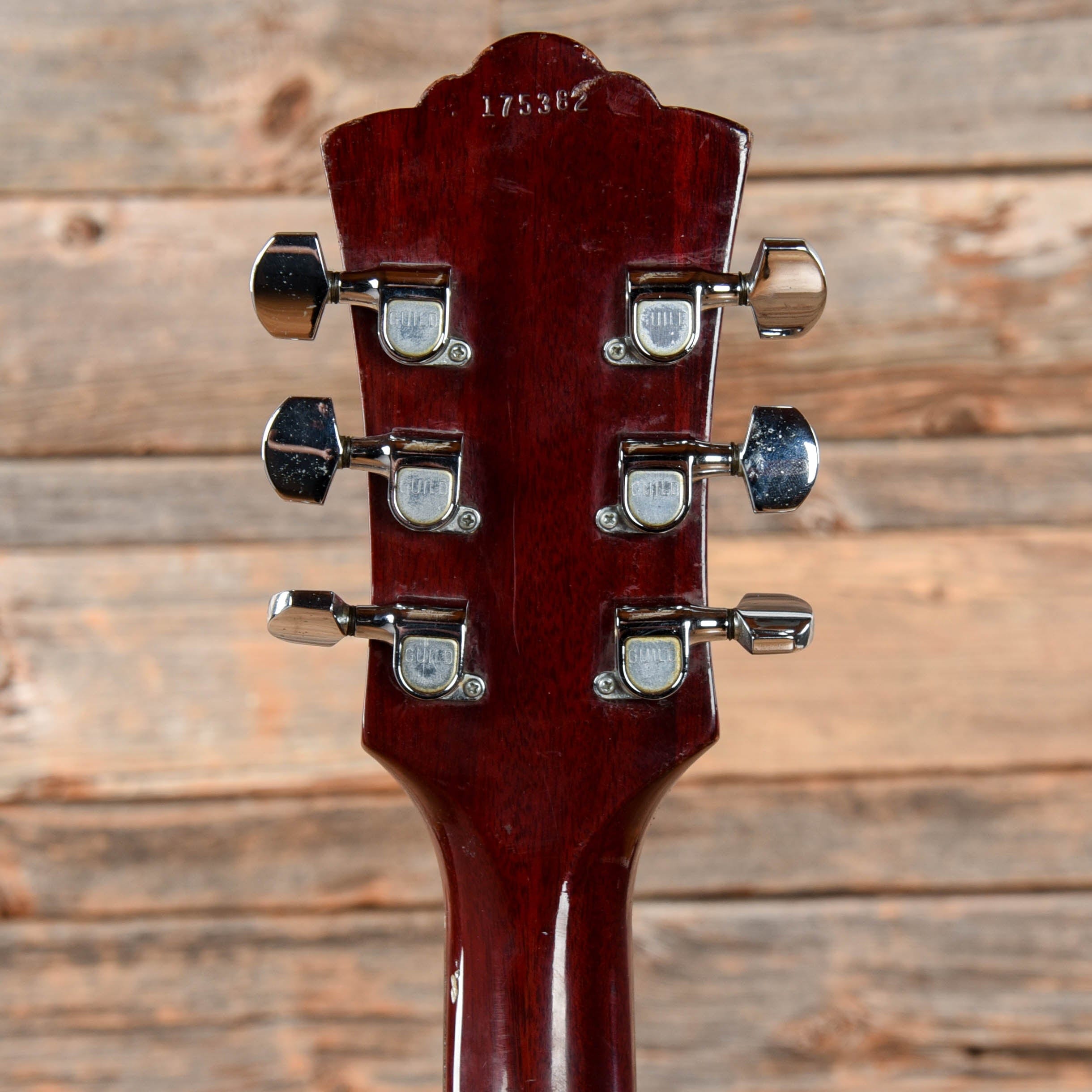 Guild S-300 Cherry 1978 Electric Guitars / Solid Body