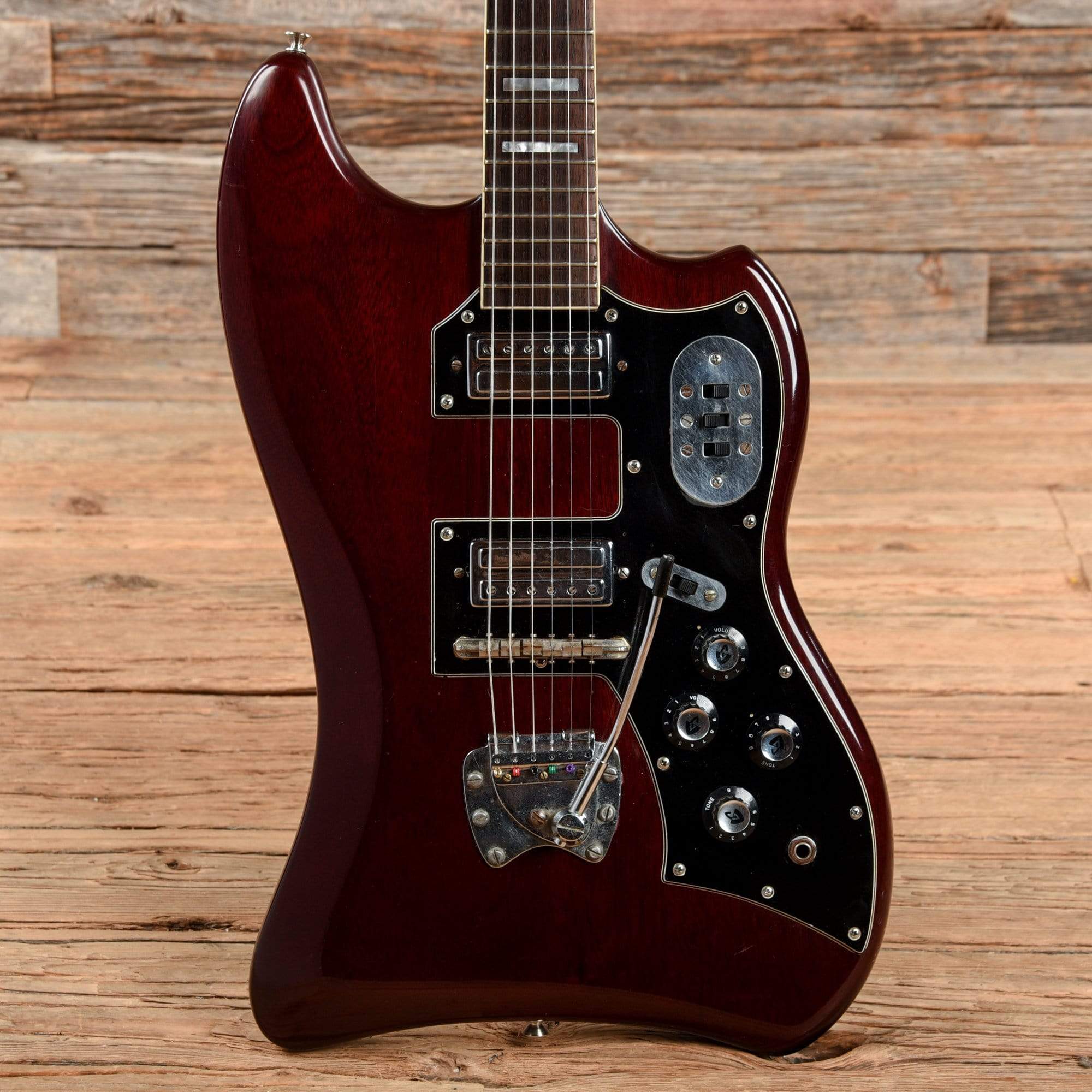 Guild Thunderbird Cherry 1965 Electric Guitars / Solid Body