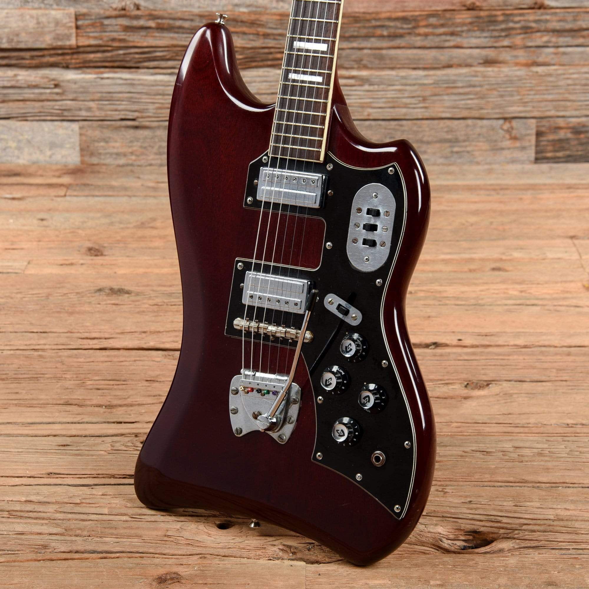 Guild Thunderbird Cherry 1965 Electric Guitars / Solid Body