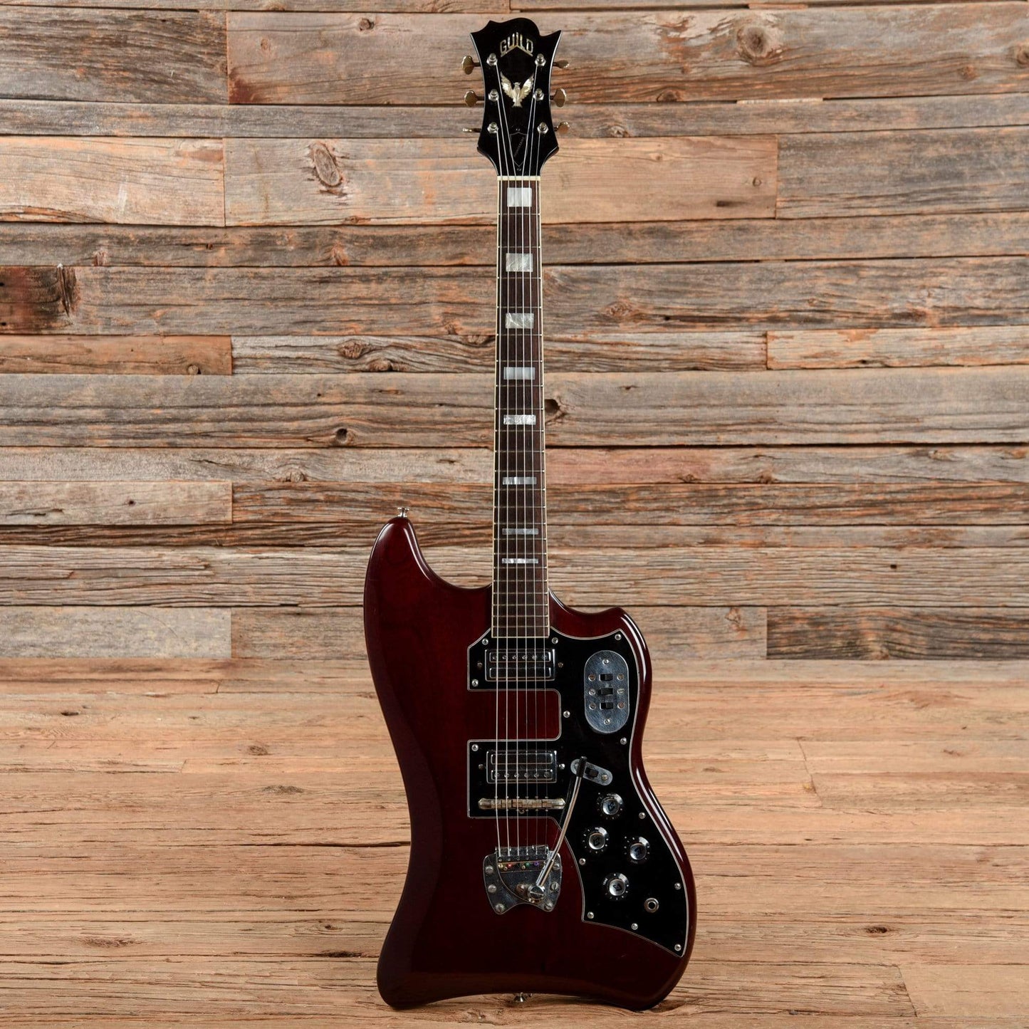 Guild Thunderbird Cherry 1965 Electric Guitars / Solid Body