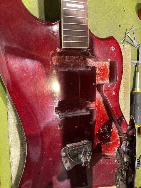 Guild Thunderbird Cherry 1965 Electric Guitars / Solid Body