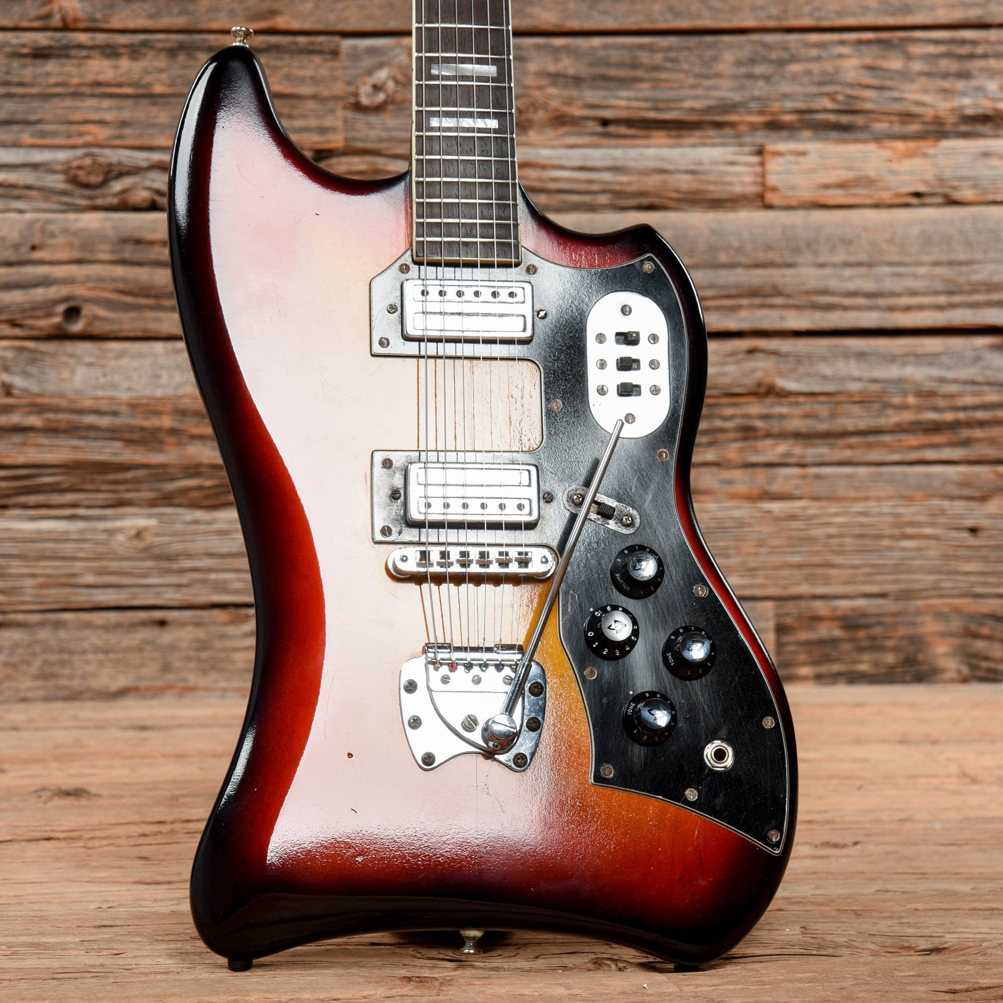 Guild Thunderbird S-200 Sunburst Refin 1964 – Chicago Music Exchange