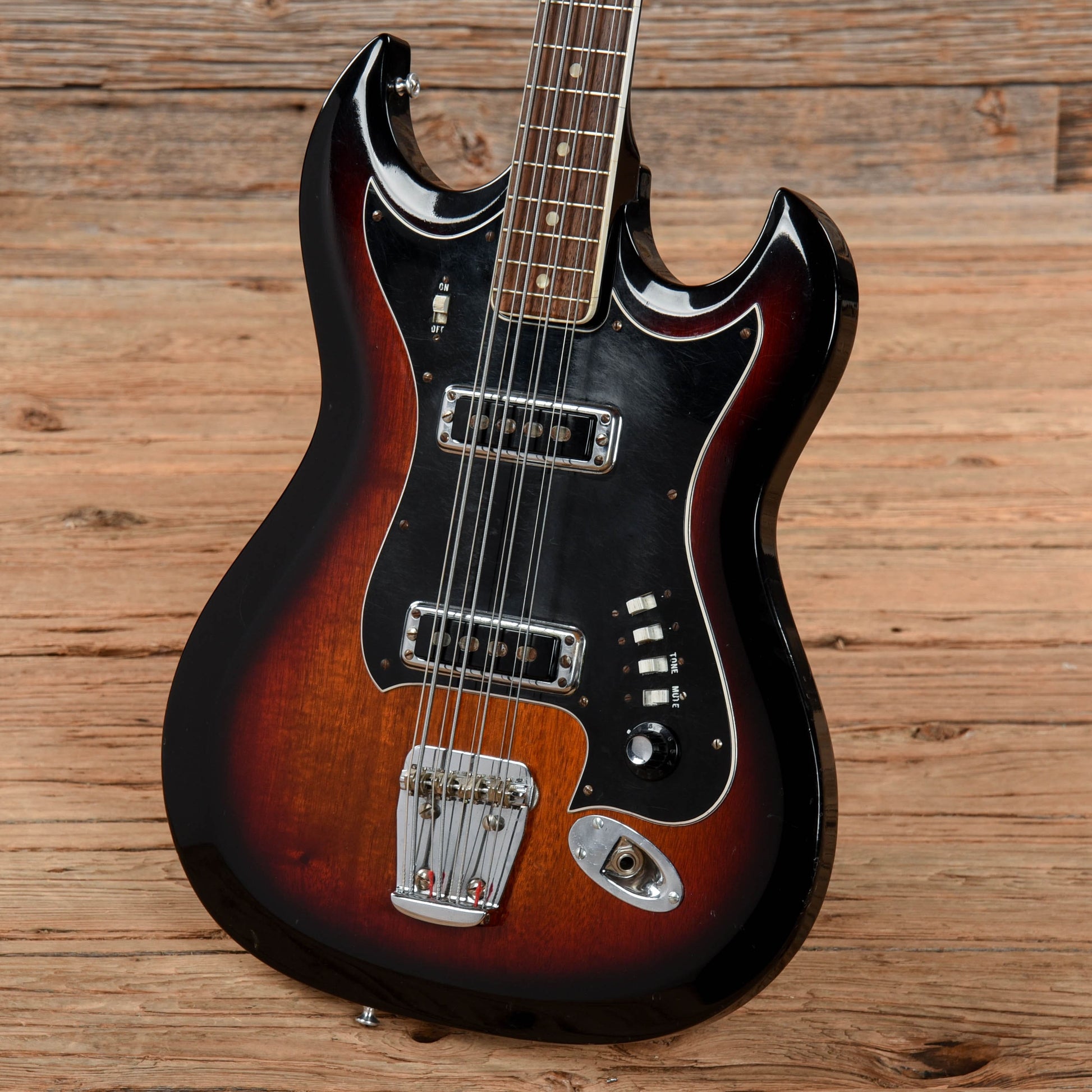 Hagstrom H8 3-Color Sunburst Bass Guitars / 5-String or More