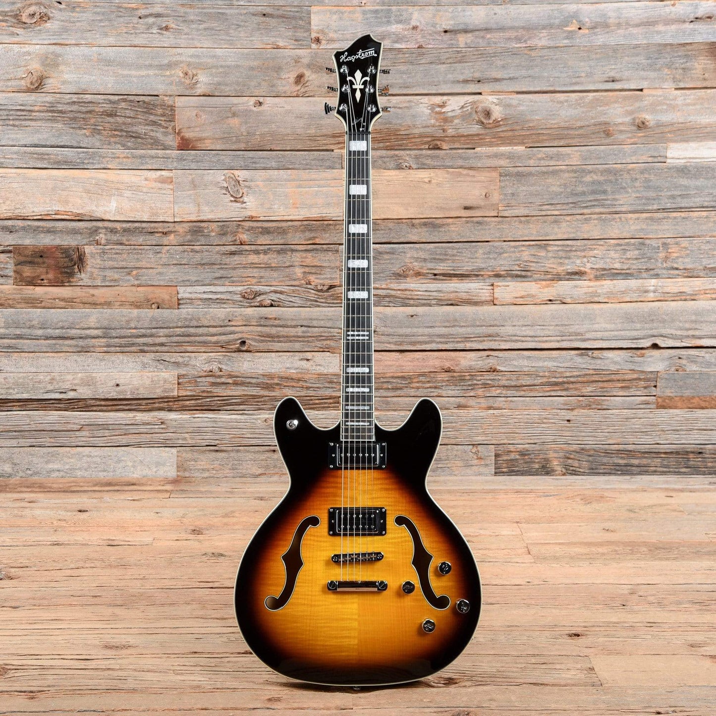 Hagstrom Viking Deluxe Baritone Sunburst 2018 Electric Guitars / Semi-Hollow