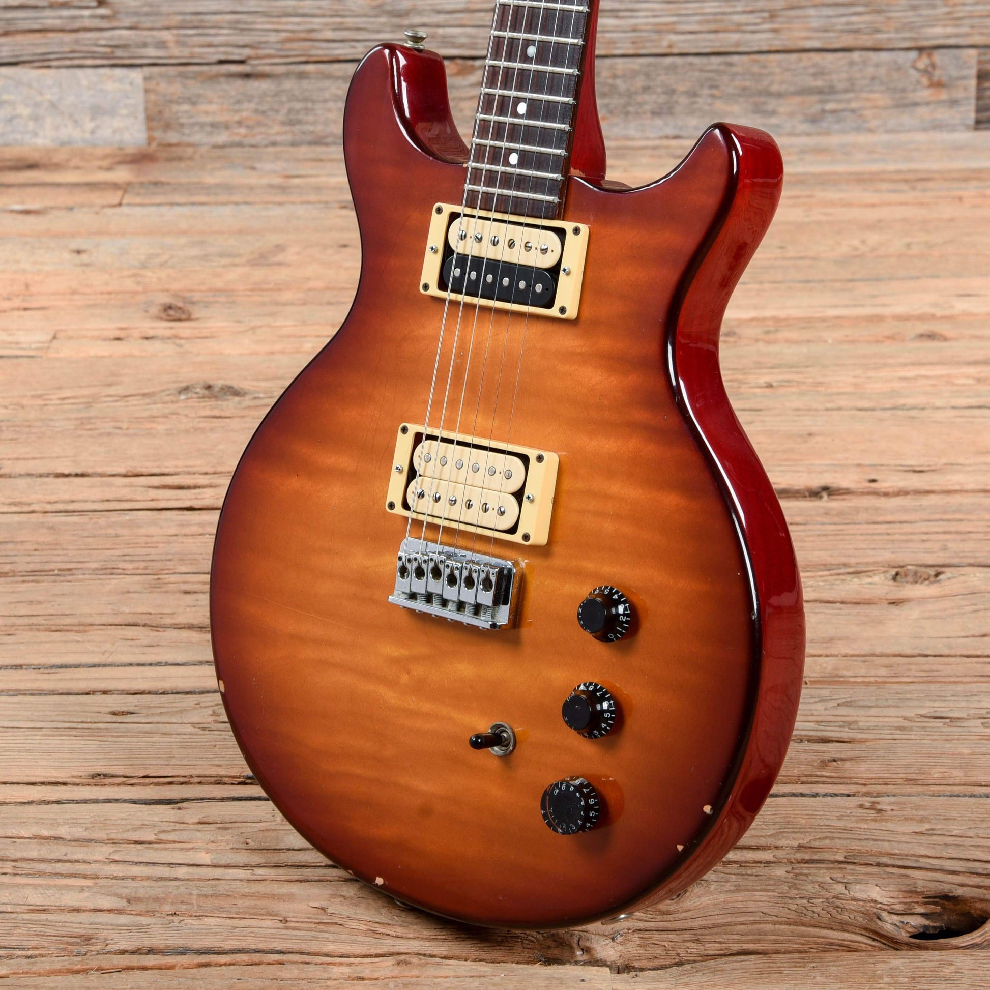 Hamer Special Sunburst 1982 Electric Guitars / Solid Body