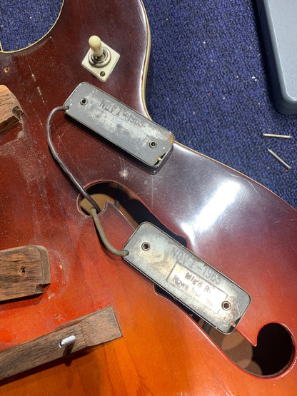 Harmony Rocket Sunburst 1965 Electric Guitars / Hollow Body