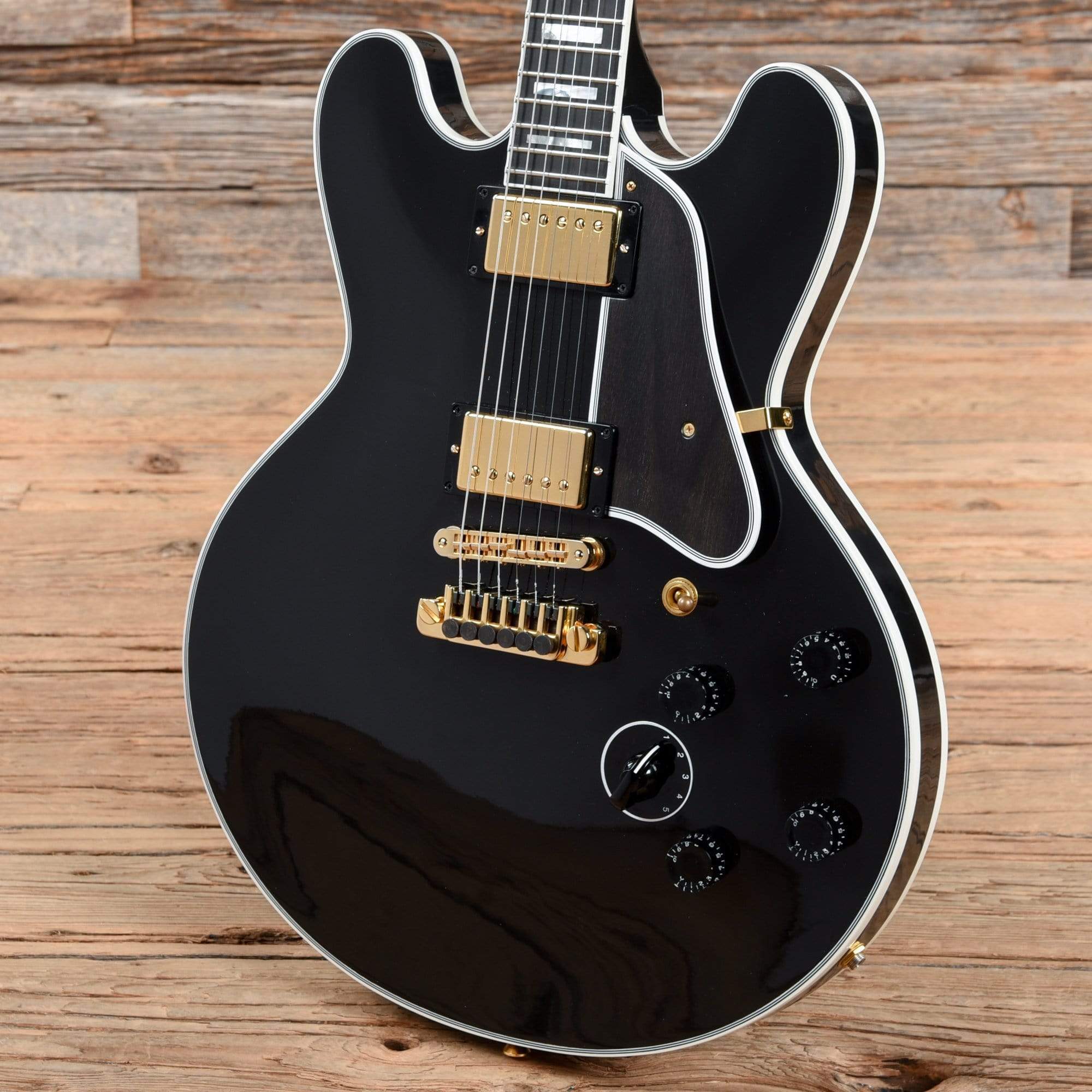 Heritage H-555 Black 2016 Electric Guitars / Semi-Hollow