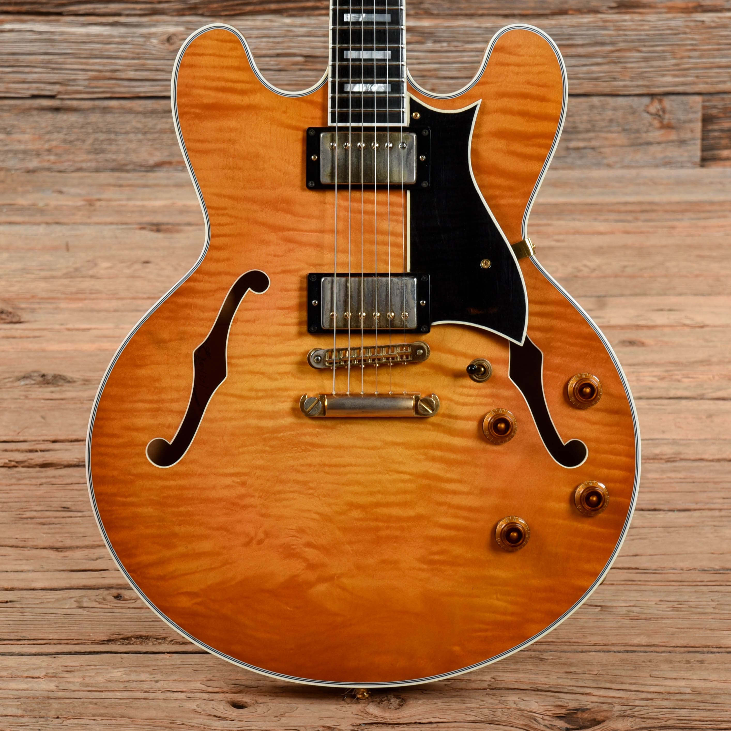 Heritage H-555 Sunburst 2007 Electric Guitars / Semi-Hollow