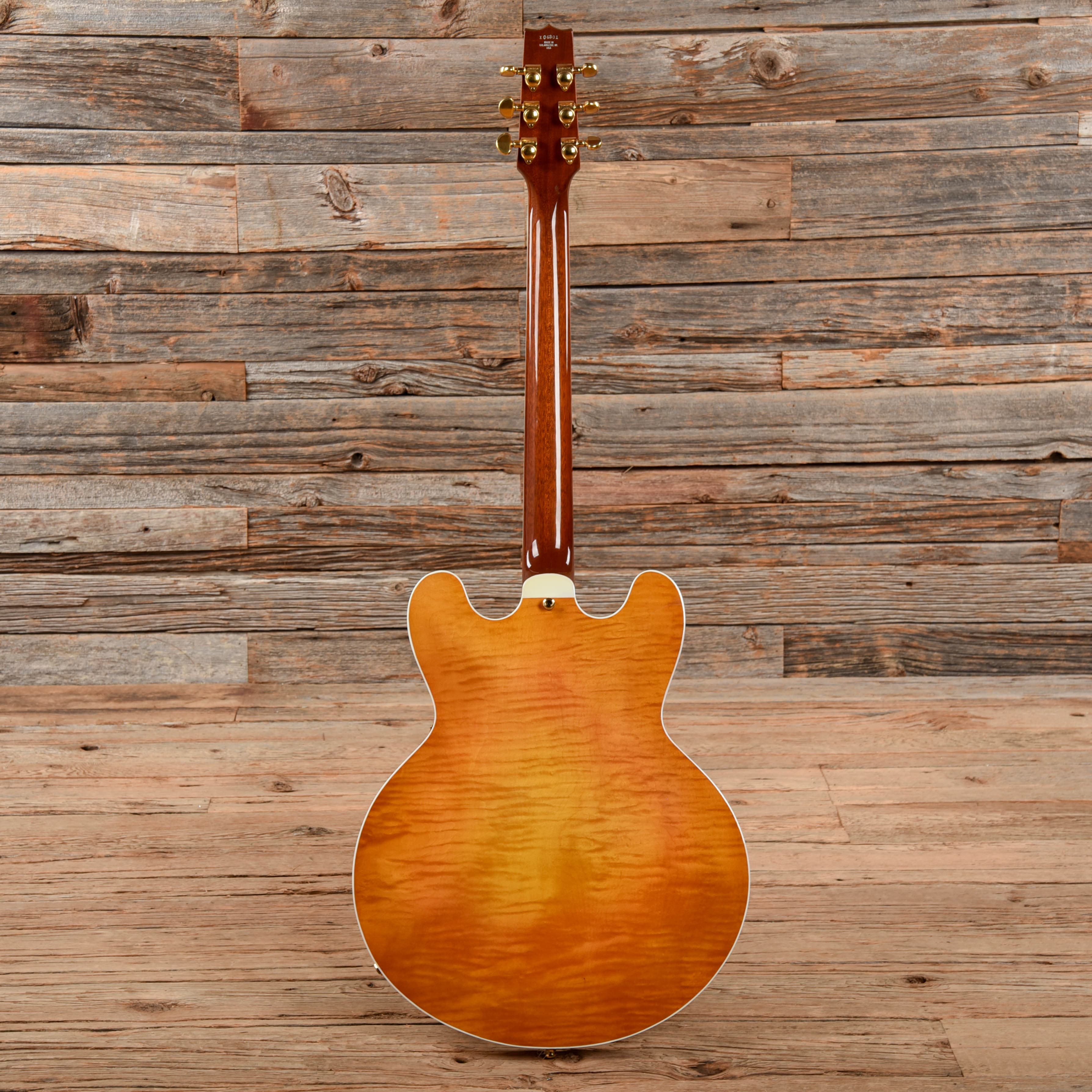 Heritage H-555 Sunburst 2007 Electric Guitars / Semi-Hollow