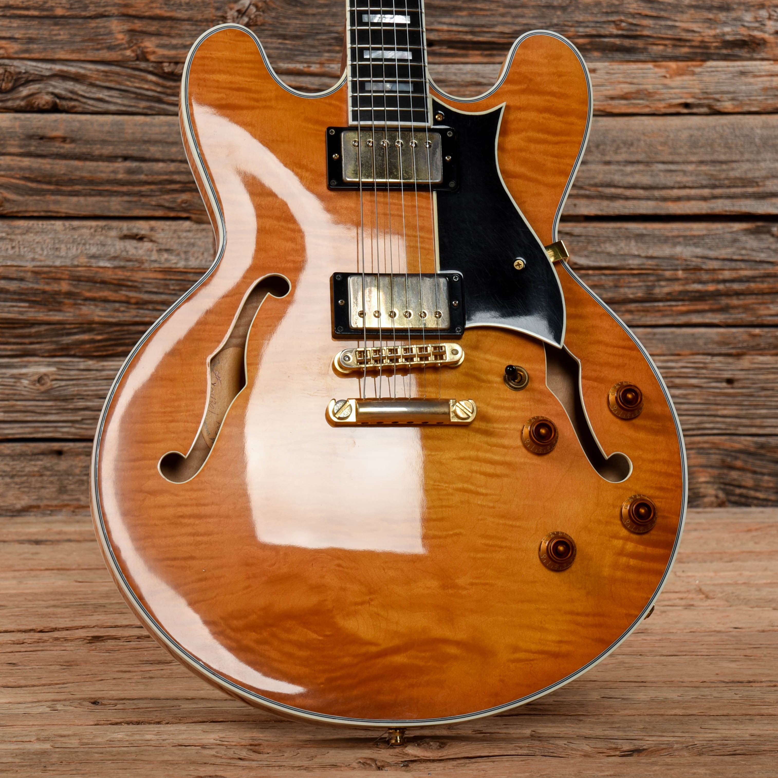 Heritage H-555 Sunburst 2007 Electric Guitars / Semi-Hollow