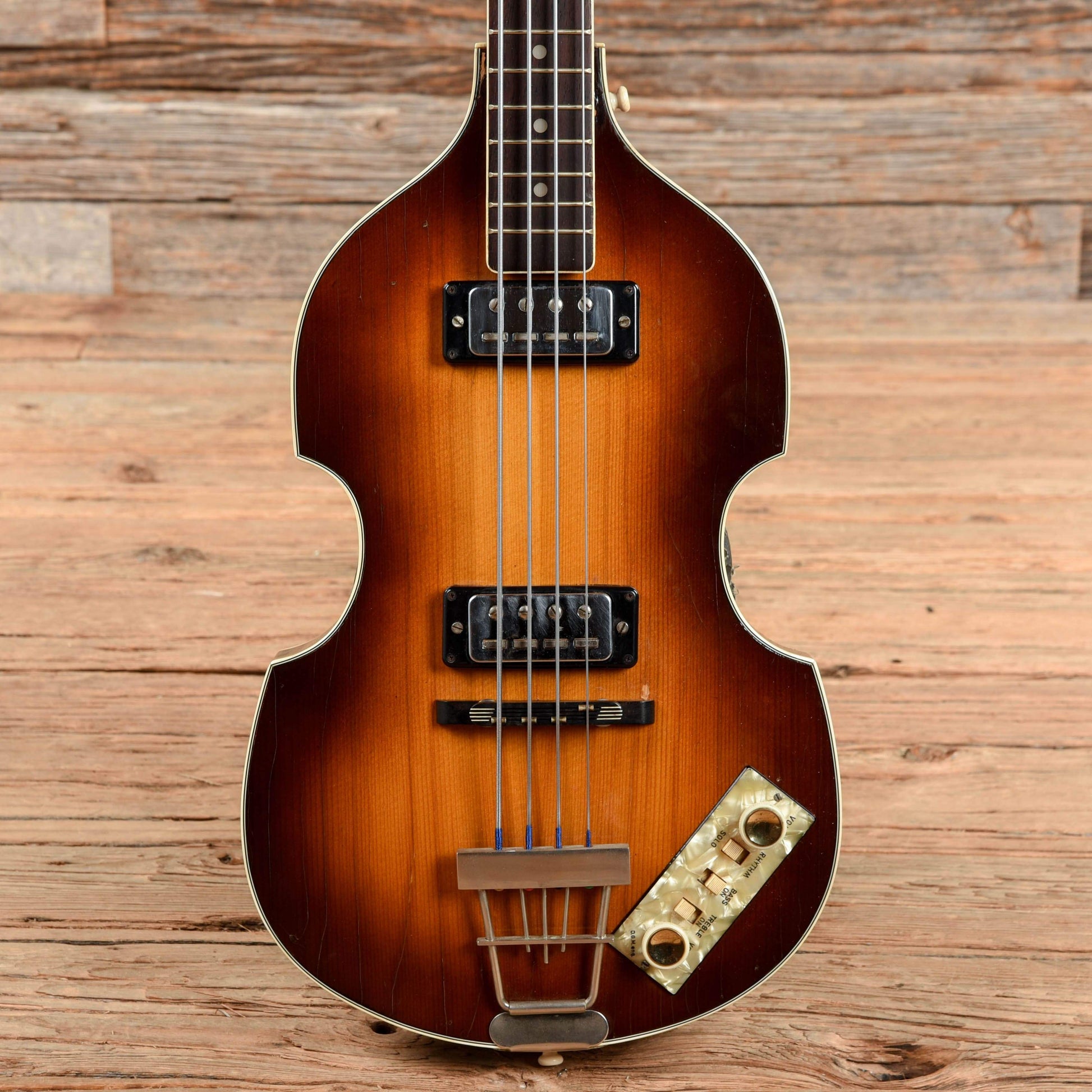 Hofner Violin Bass Sunburst 1960s Bass Guitars / Short Scale