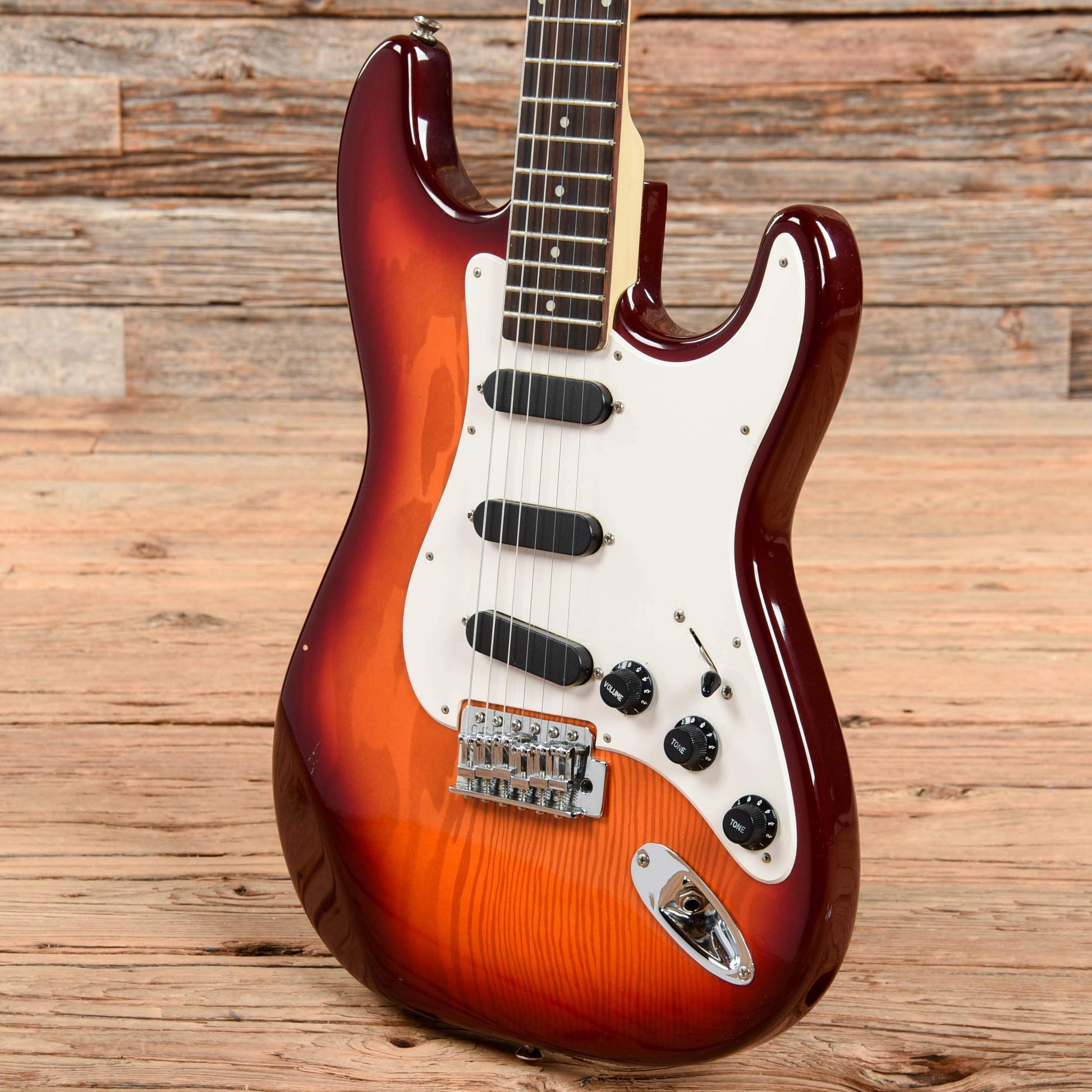 Hondo II Sunburst Electric Guitars / Solid Body