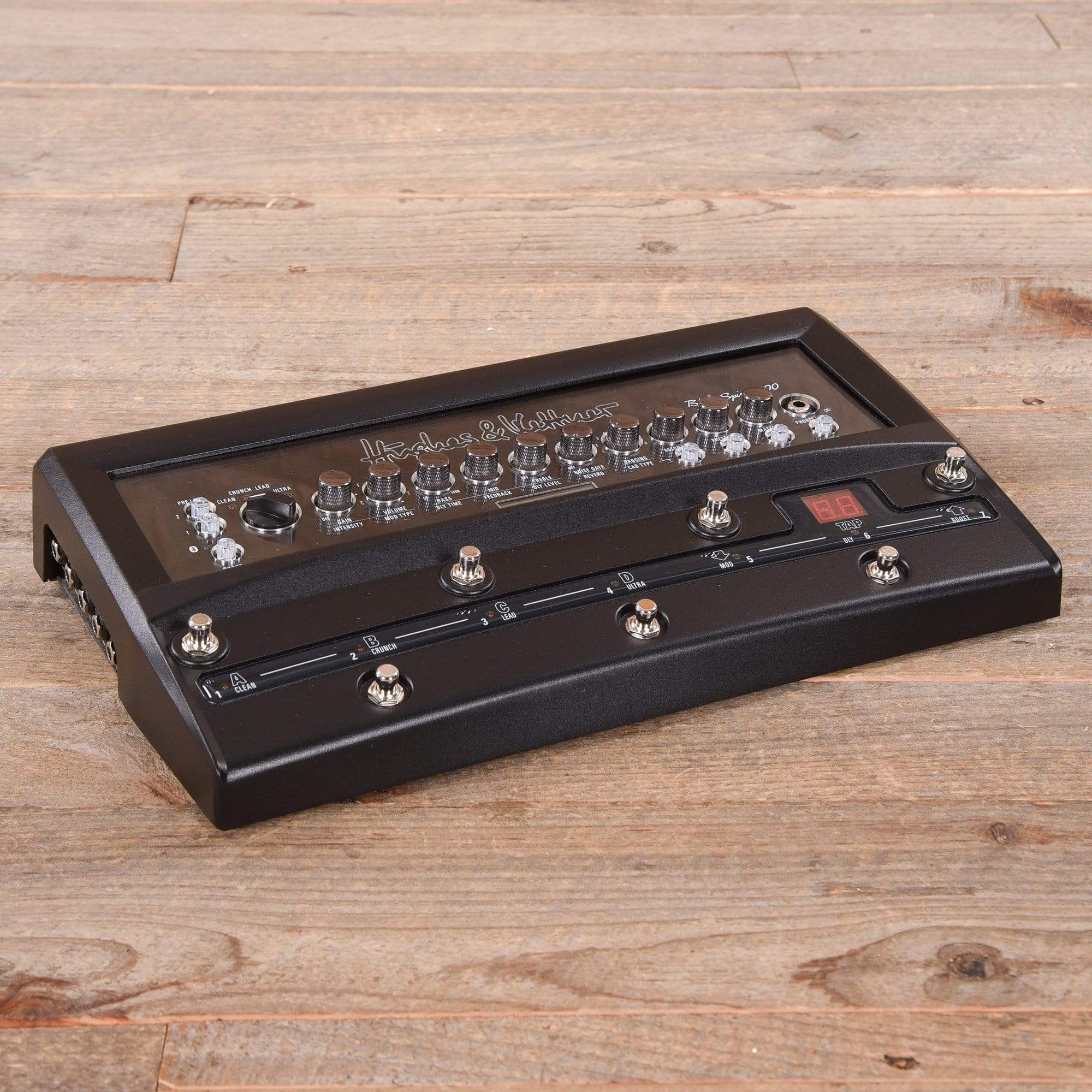 Hughes & Kettner Black Spirit 200 Floorboard Amplifier Effects and Pedals / Controllers, Volume and Expression