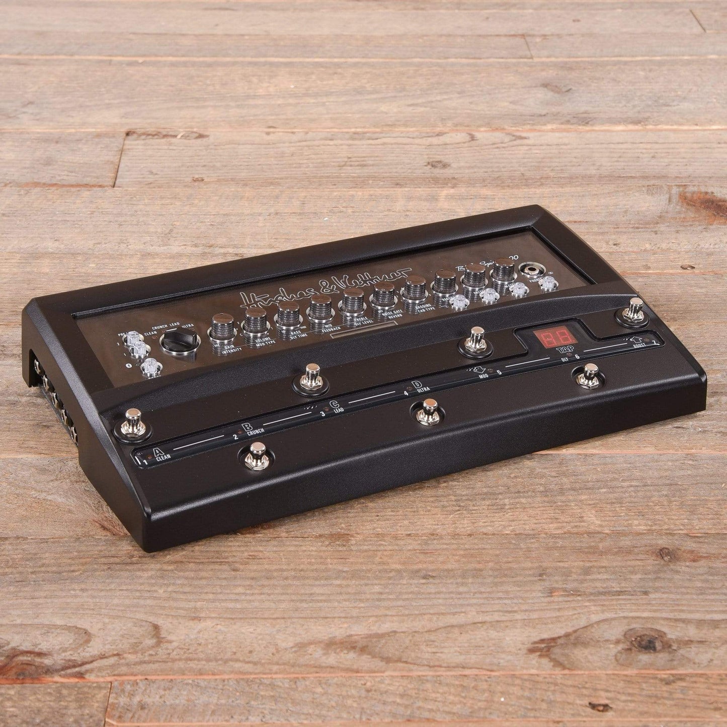 Hughes & Kettner Black Spirit 200 Floorboard Amplifier Effects and Pedals / Controllers, Volume and Expression