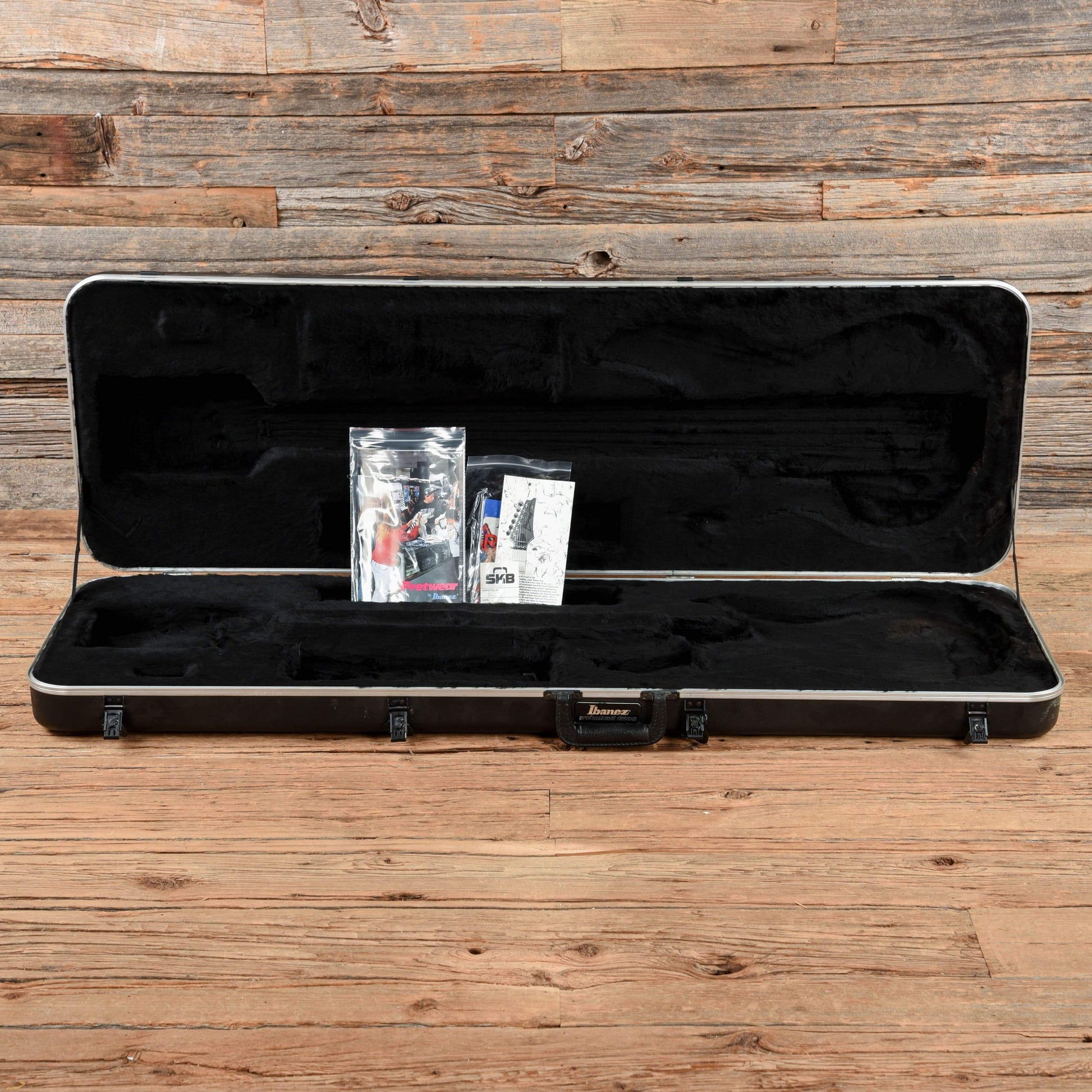 Ibanez SR800 Black 1992 Bass Guitars / 4-String