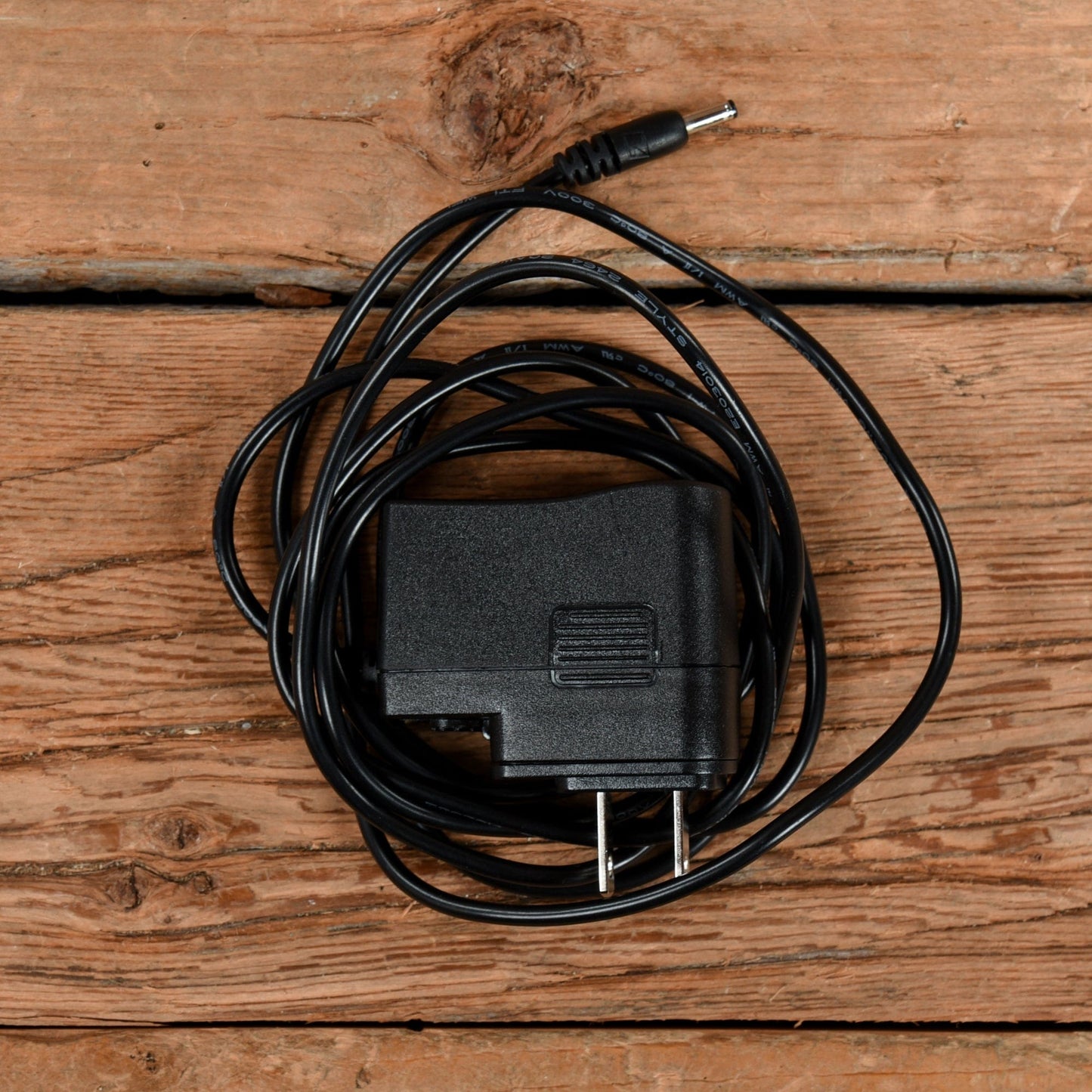 IK Multimedia UNO Analog Synth Keyboards and Synths / Synths / Analog Synths