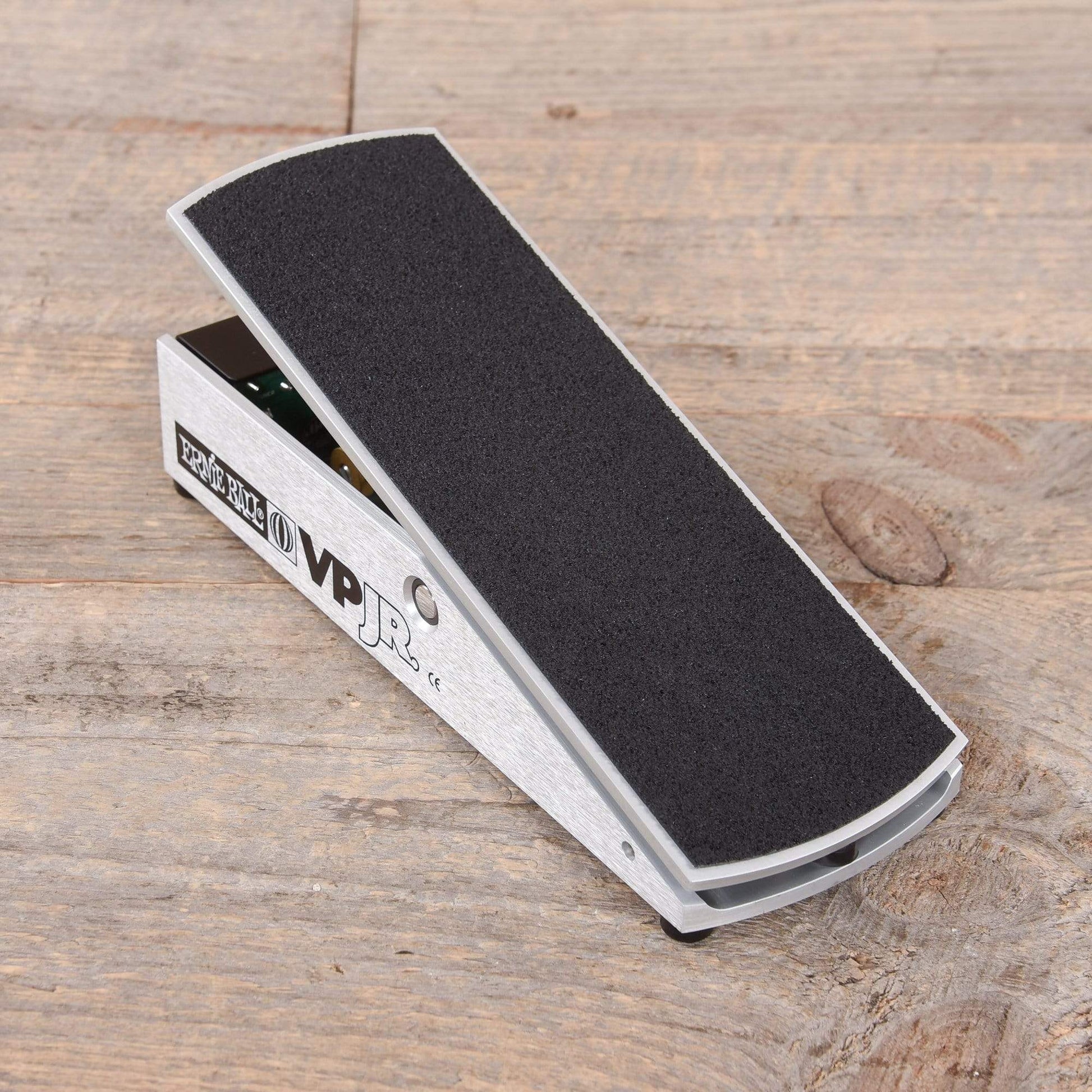 ernie ball volume pedal mod JHS Ernie Ball VP Jr. "Active/No Loss" Mod – Chicago Music Exchange