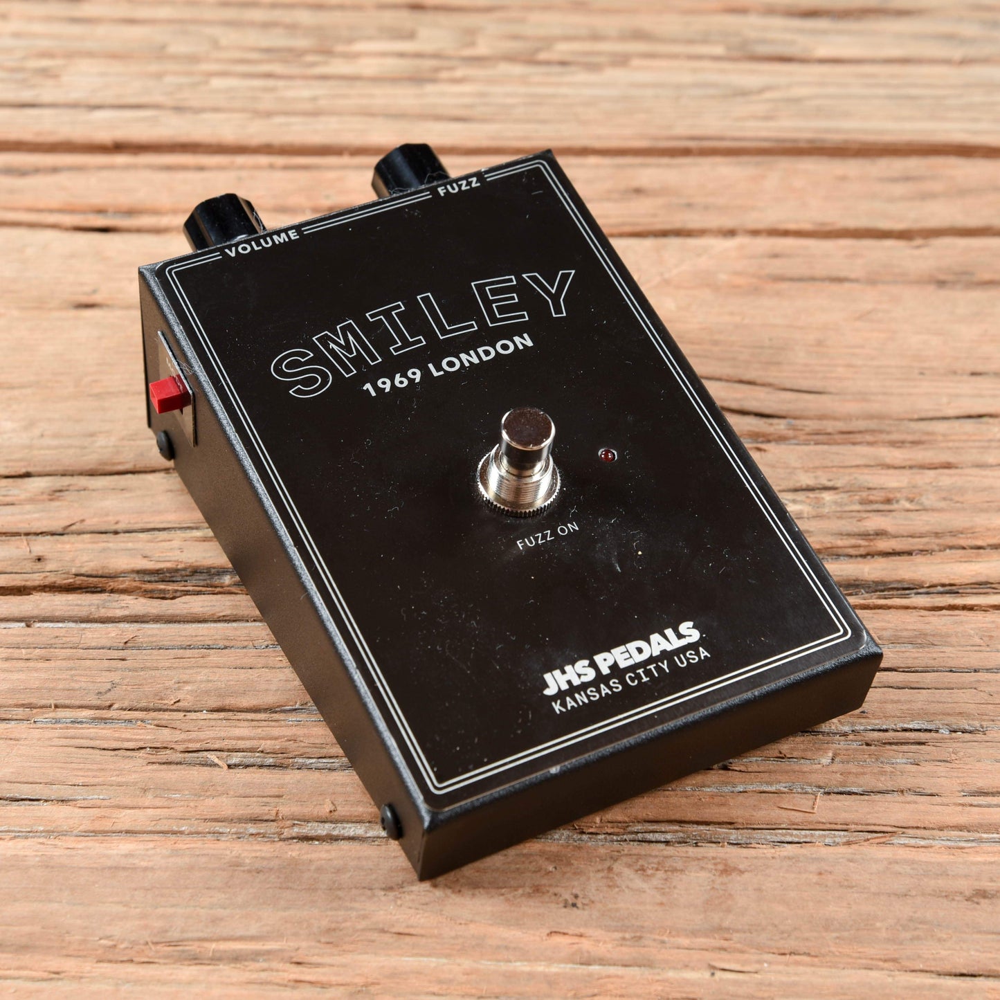 JHS Legends Series Smiley 1969 London Fuzz Effects and Pedals / Fuzz