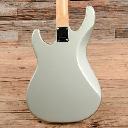 Karera P-Style Bass Silver Bass Guitars / 5-String or More