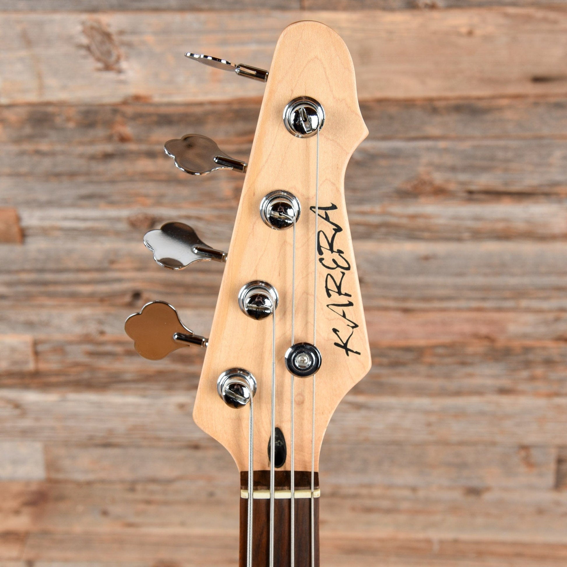 Karera P-Style Bass Silver Bass Guitars / 5-String or More