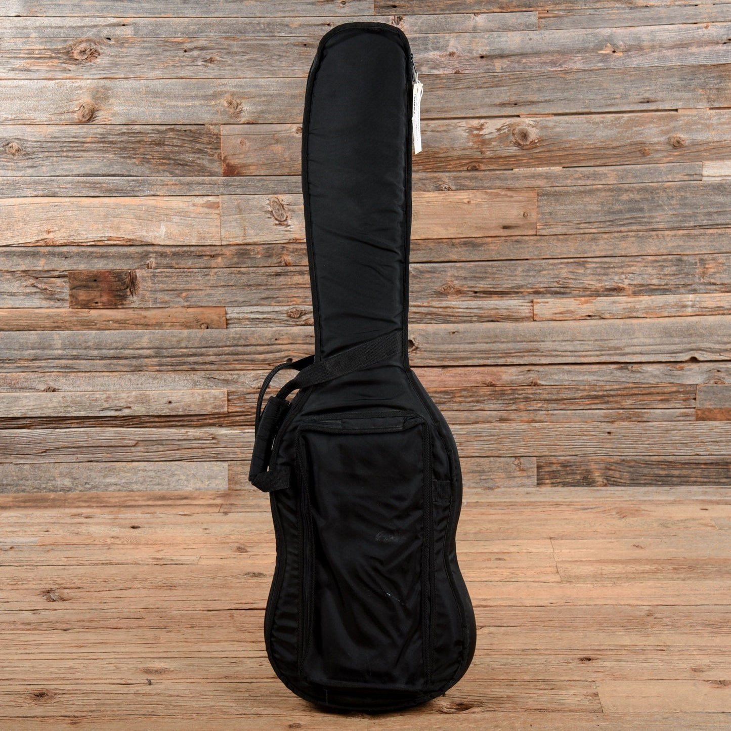 Karera P-Style Bass Silver Bass Guitars / 5-String or More