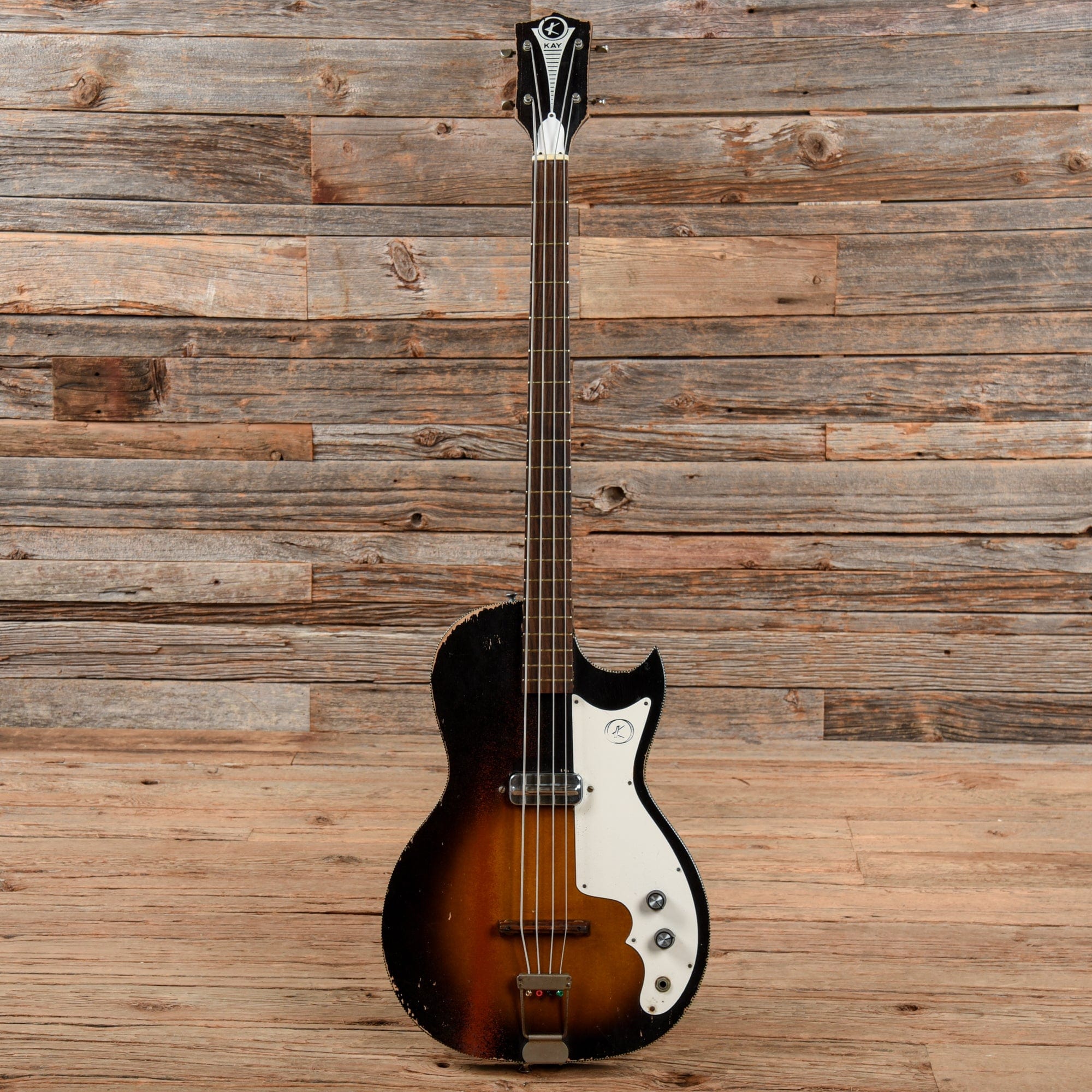 Kay Hollowbody Bass Sunburst 1965 – Chicago Music Exchange