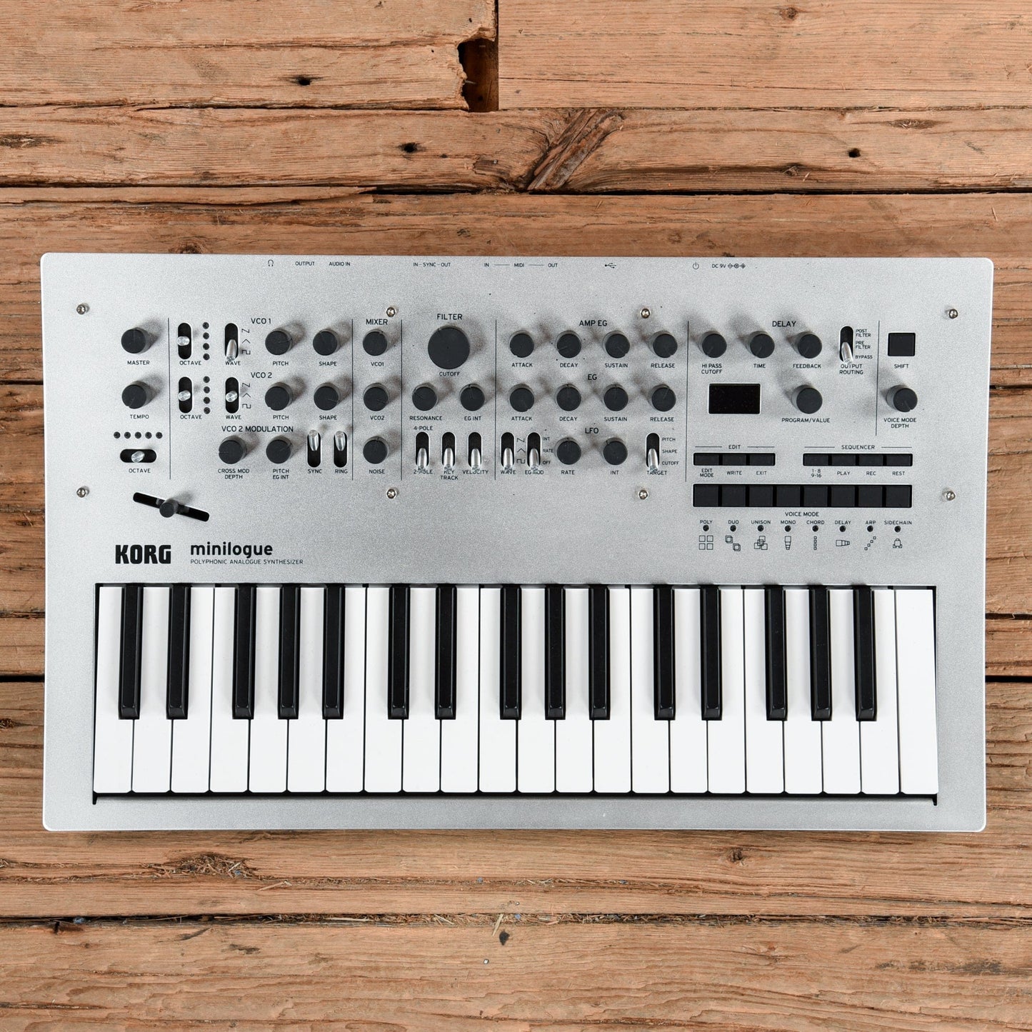 Korg Minilogue 4-voice Analog Polyphonic Synthesizer Keyboards and Synths / Synths / Analog Synths