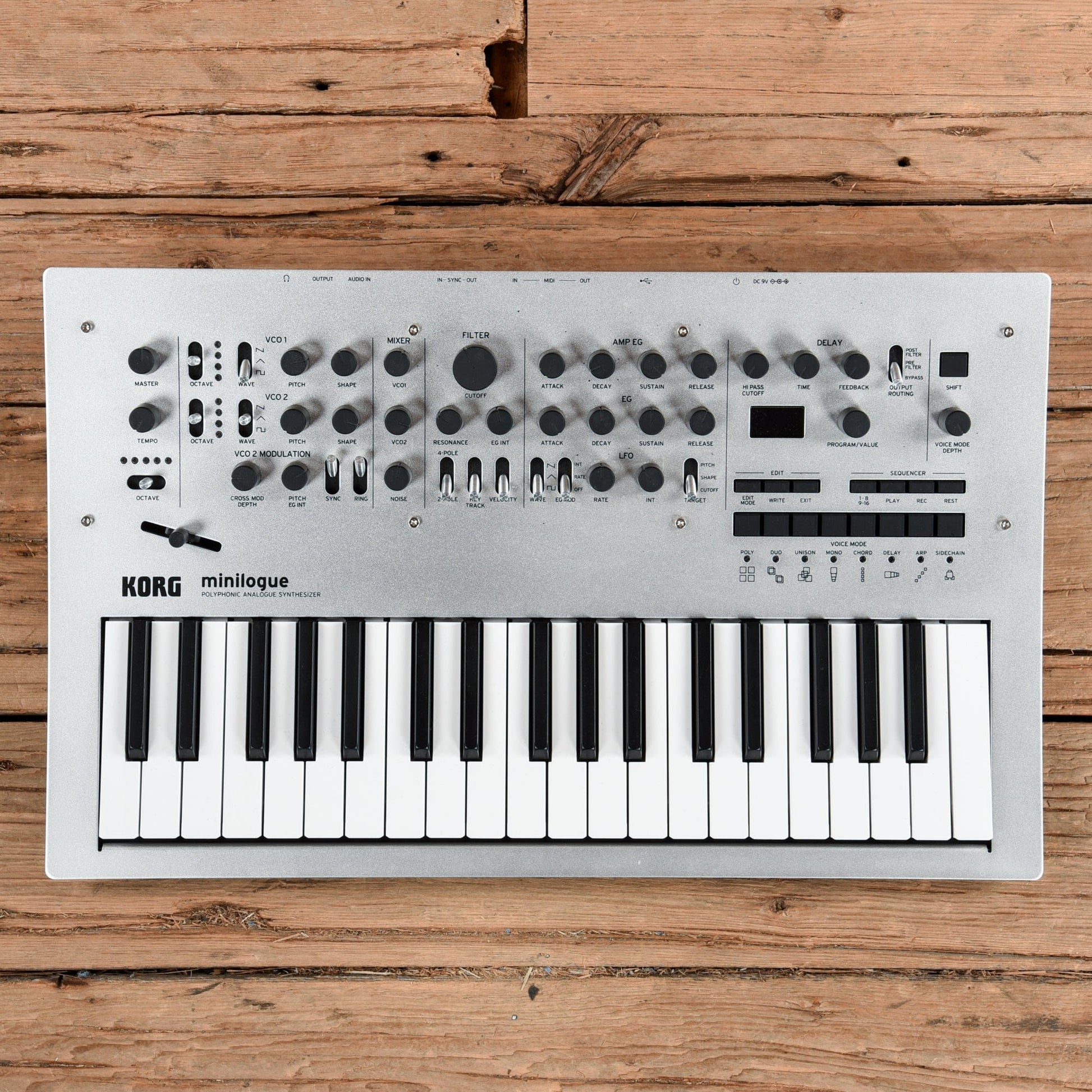 Korg Minilogue 4-voice Analog Polyphonic Synthesizer Keyboards and Synths / Synths / Analog Synths