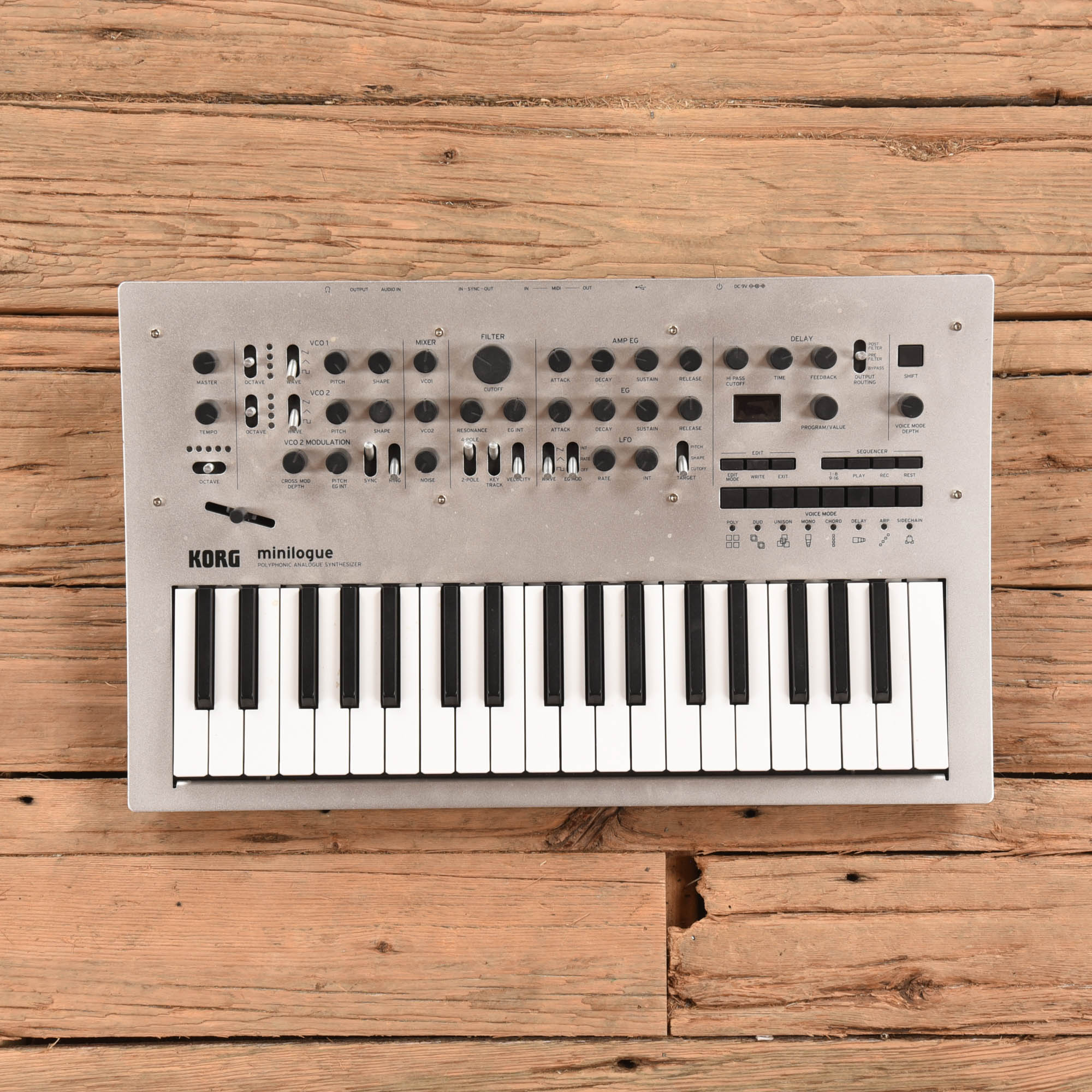 Korg Minilogue 4-Voice Analog Polyphonic Synthesizer Keyboards and Synths / Synths / Analog Synths