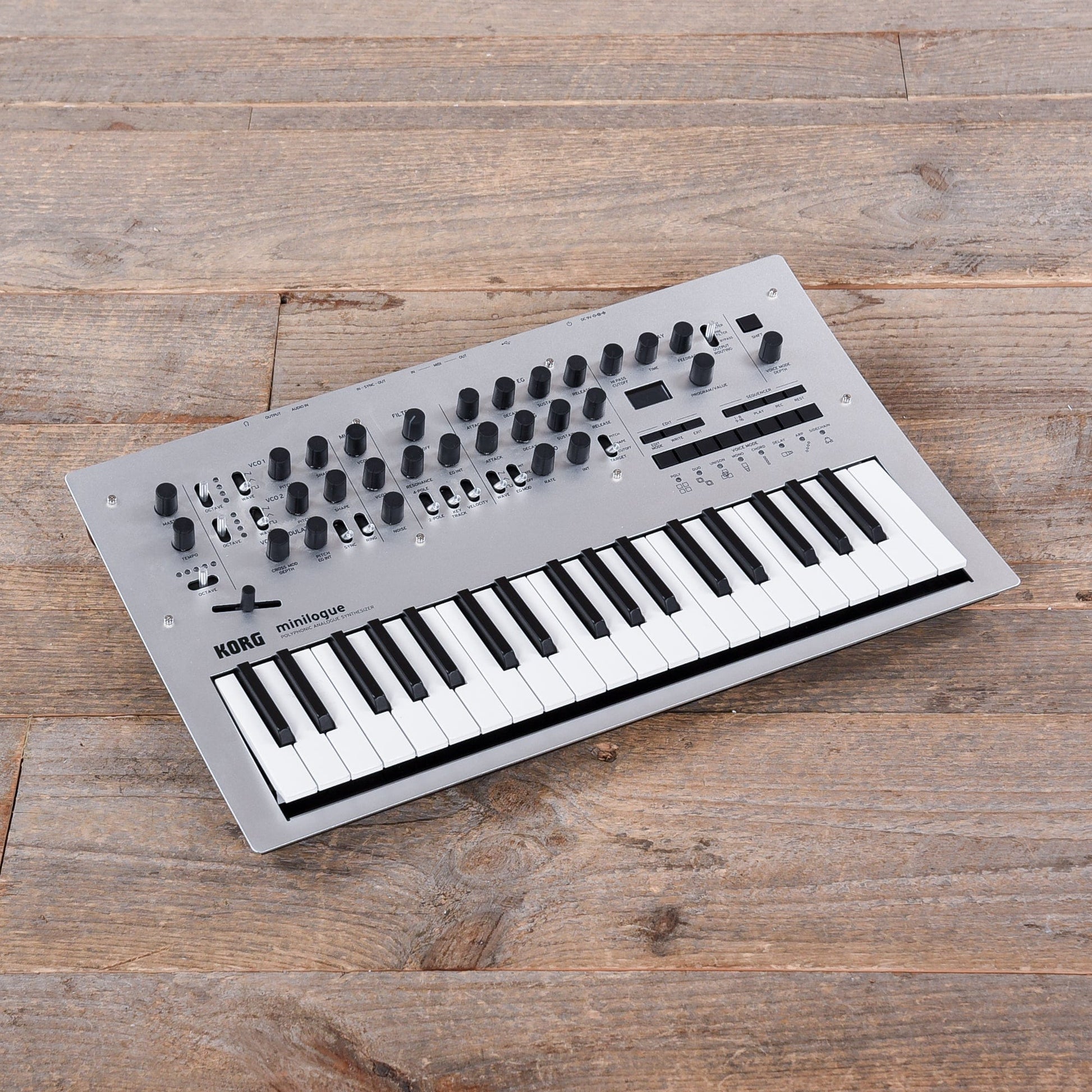 Korg Minilogue Analog Polyphonic Synthesizer Keyboards and Synths / Synths / Analog Synths