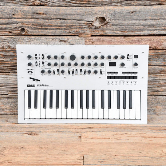 Korg Minilogue (Silver) Keyboards and Synths / Synths / Analog Synths