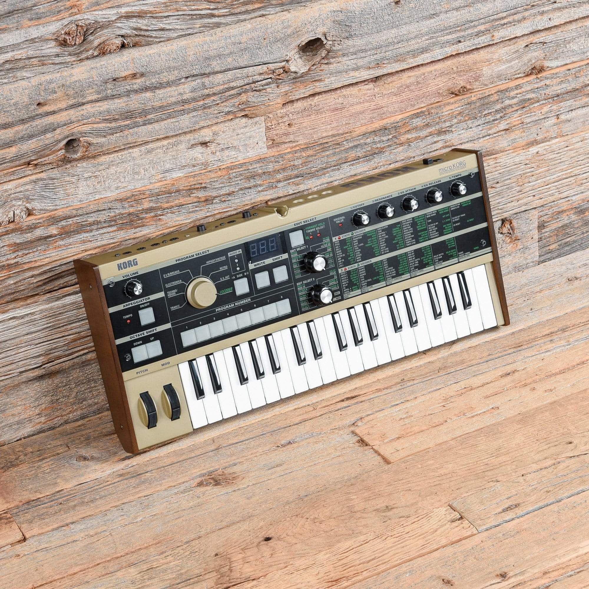Korg MicroKorg 37-Mini Key Synthesizer & Vocoder Keyboards and Synths / Synths / Digital Synths
