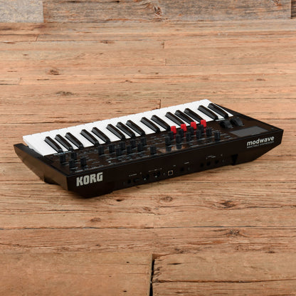 Korg Modwave 37-Key Wavetable Synthesizer Keyboards and Synths / Synths / Digital Synths