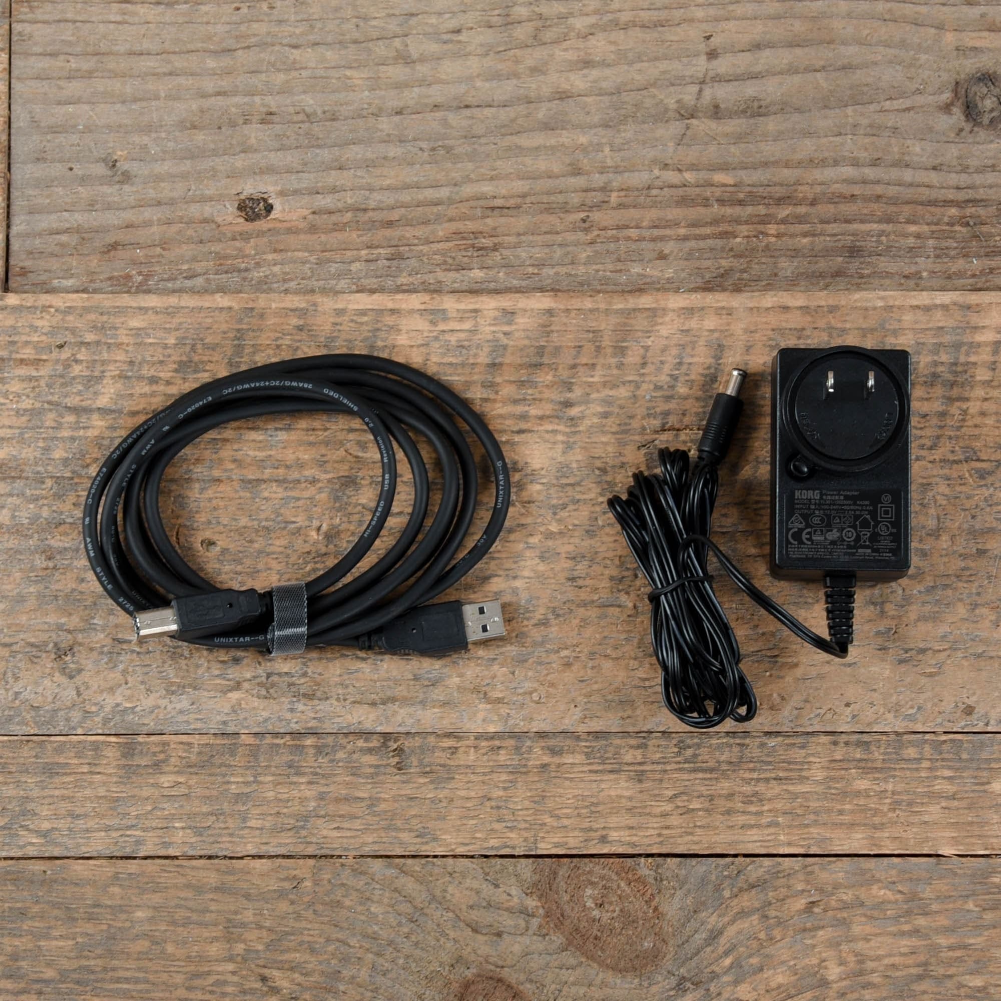 Korg Modwave Wavetable Synthesizer Keyboards and Synths / Synths / Digital Synths